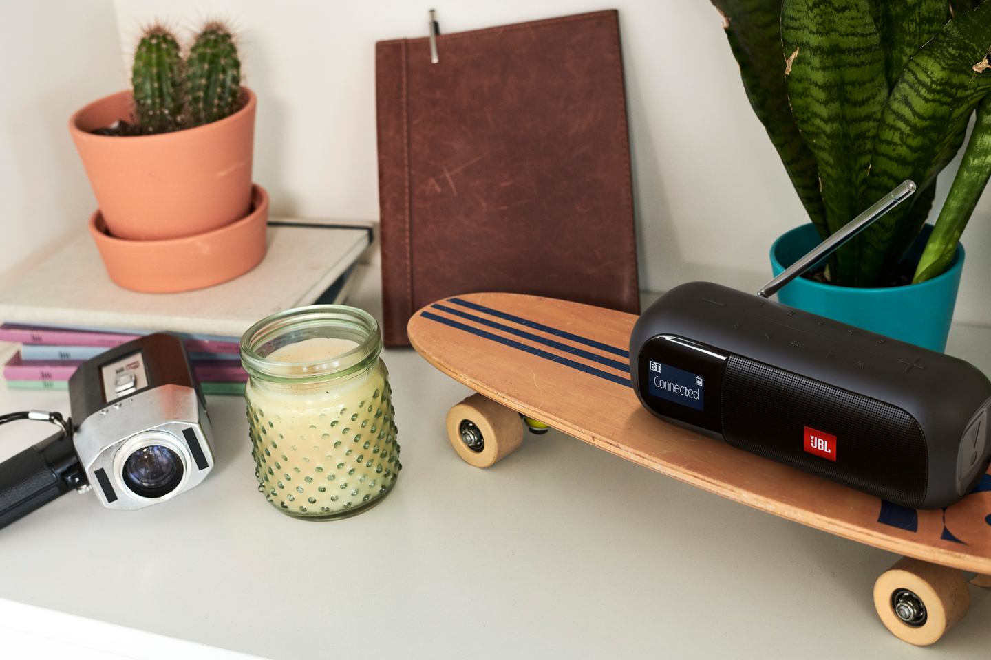 JBL Tuner 2 -Bluetooth-kaiutin radiolla, musta