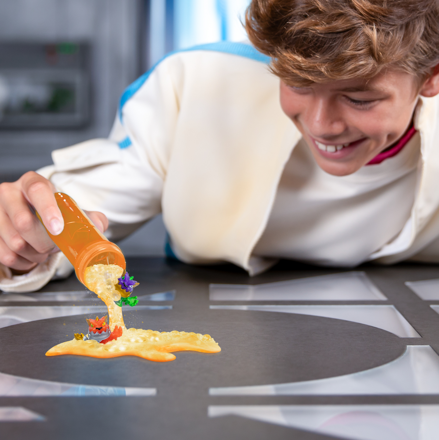 MrBeast Lab Swarms Atomic -hahmo 2 kpl