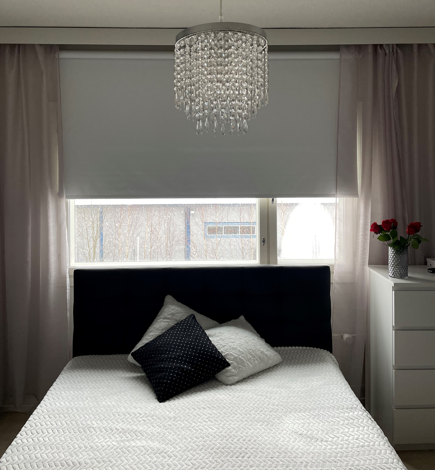 Ihanin pimentävä rullaverho XL valkoinen 210x250cm