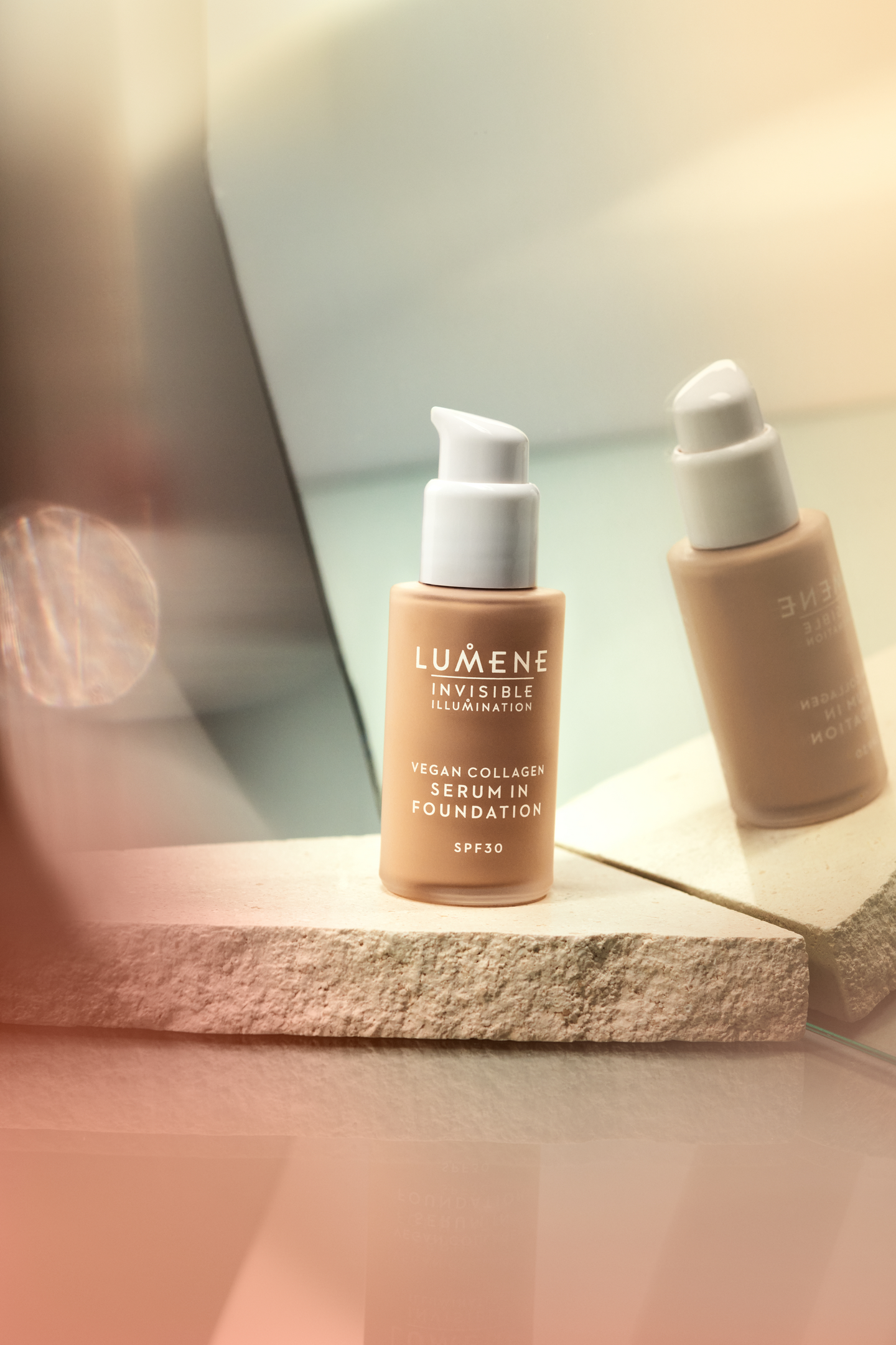 Lumene Invisible Illumination Seerumimeikkivoide SPF30 1.5 30 ml