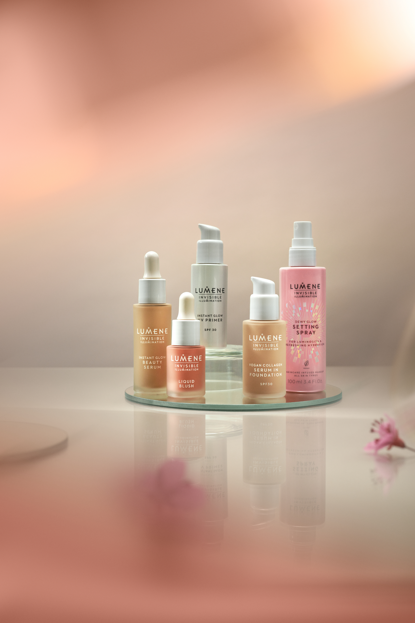 Lumene Invisible Illumination Seerumimeikkivoide SPF30 1.5 30 ml