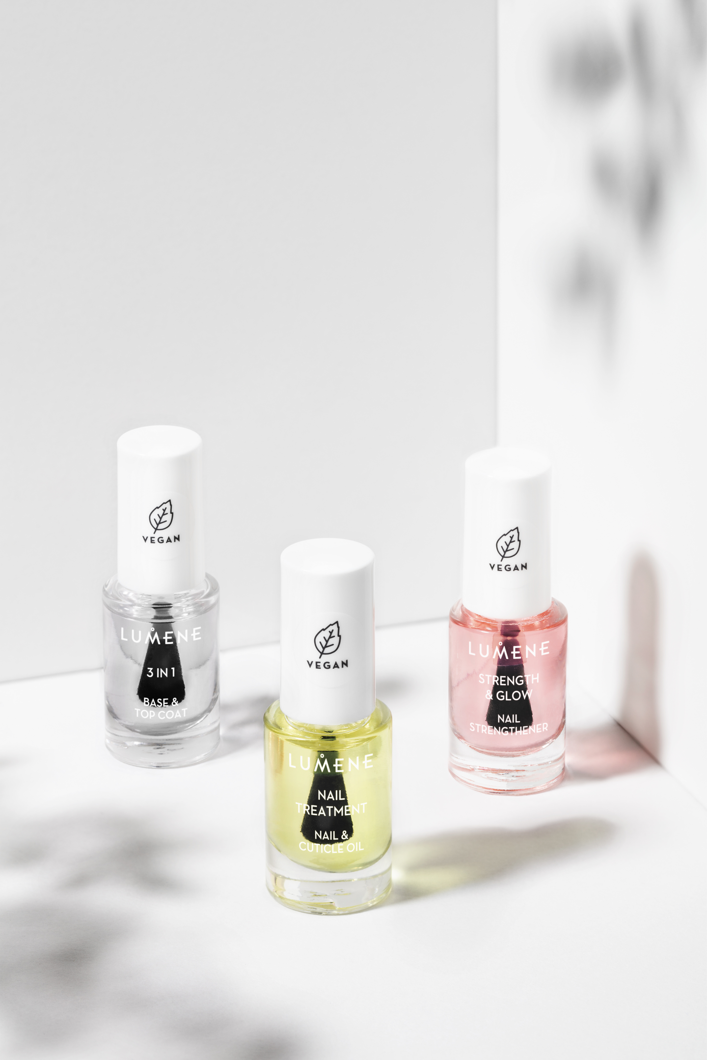 Lumene 3 in 1 Alus- ja päällyslakka 5 ml