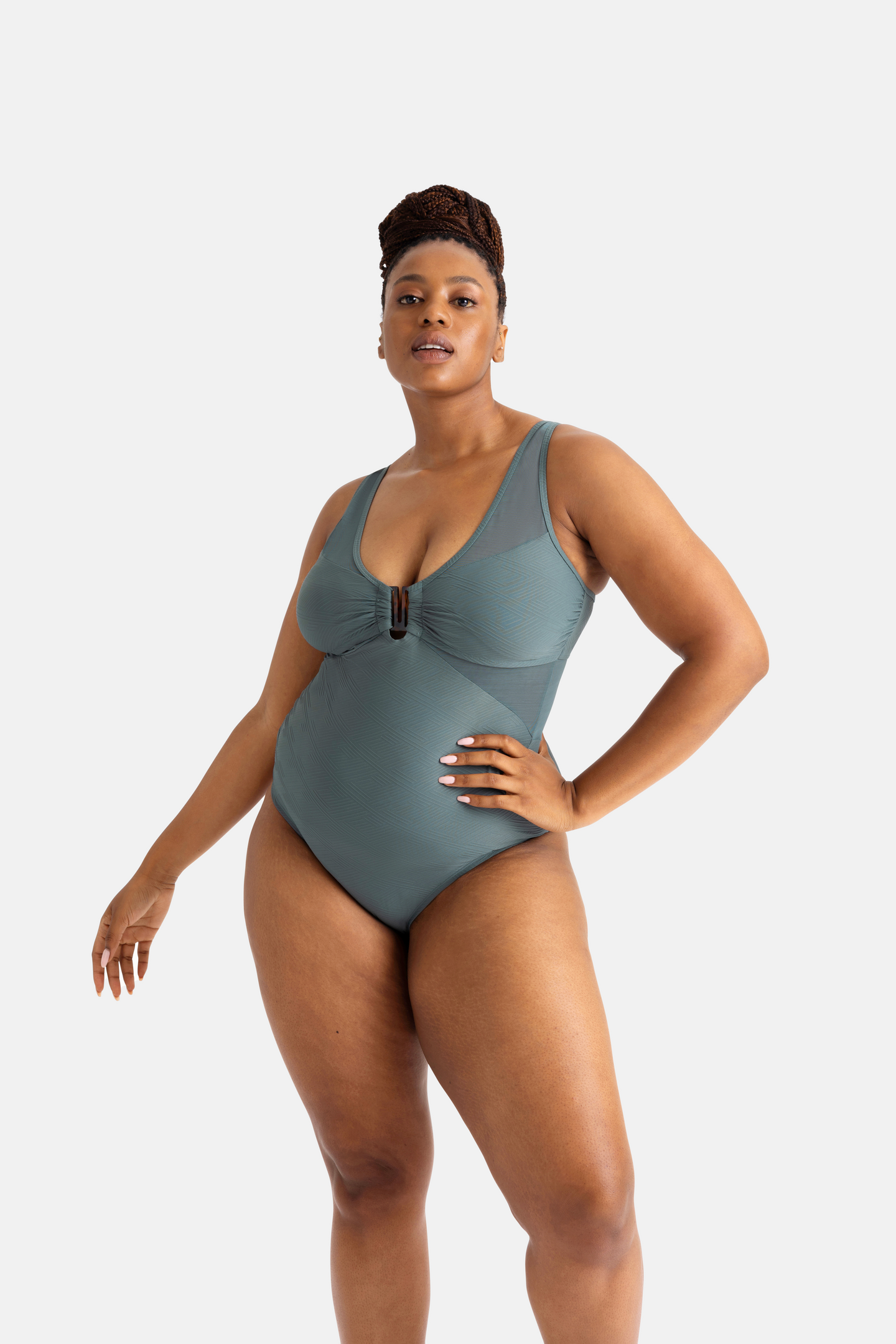 Dorina Sunyani shaping uimapuku