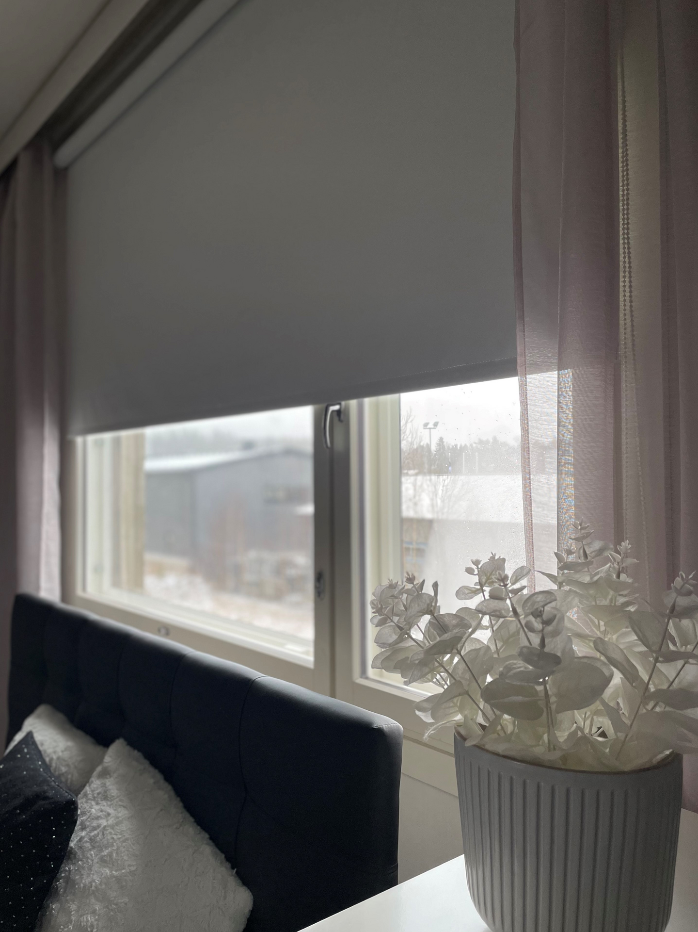 Ihanin pimentävä rullaverho XL valkoinen 210x250cm