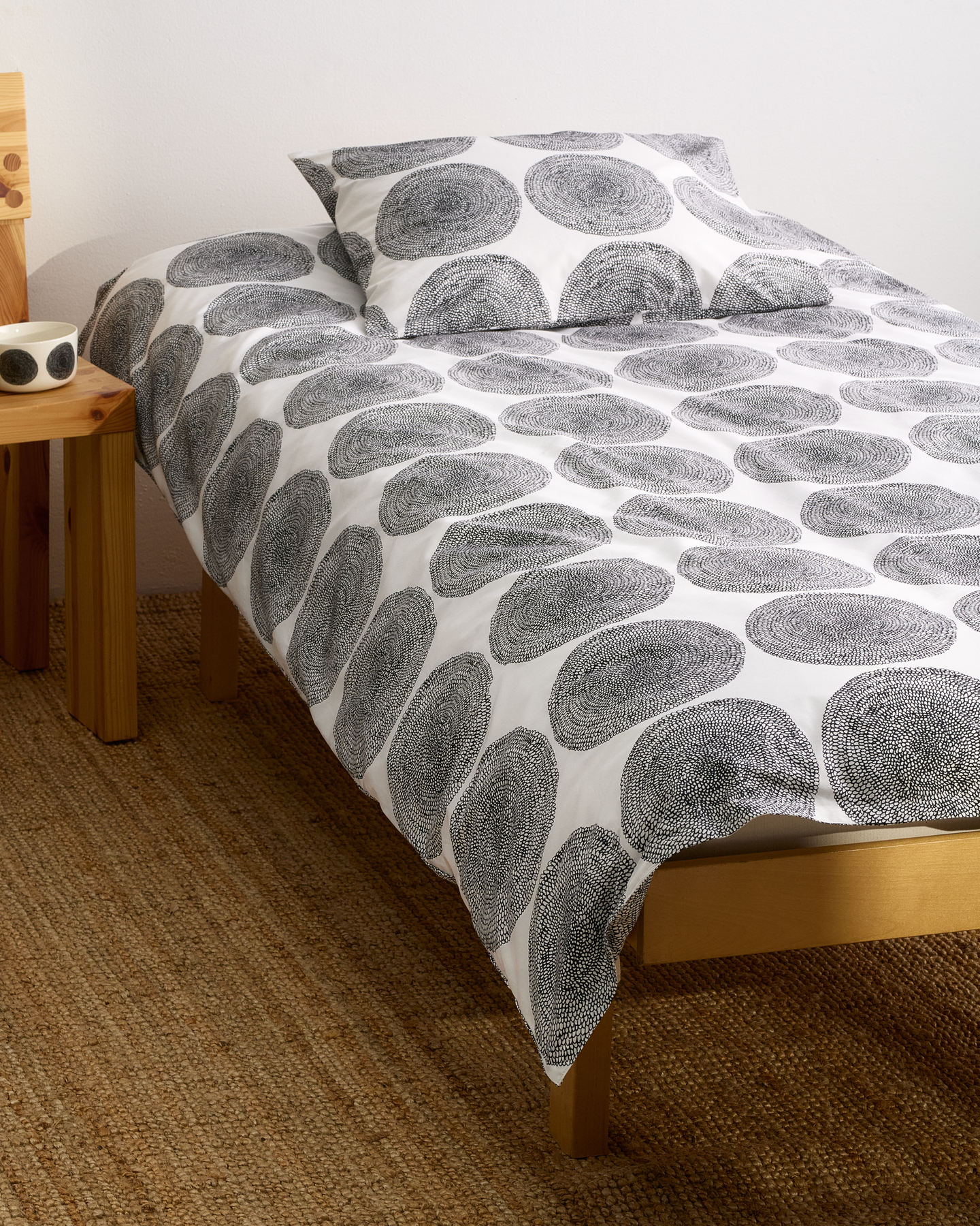 Marimekko Mustapippuri pussilakanasetti 150x210 cm luonnonvalkoinen-musta