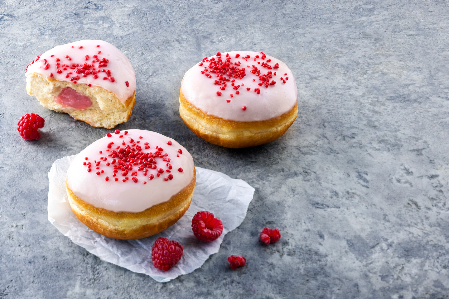 FML vadelma Raspberry Kiss munkki 2kpl | K-Ruoka Verkkokauppa