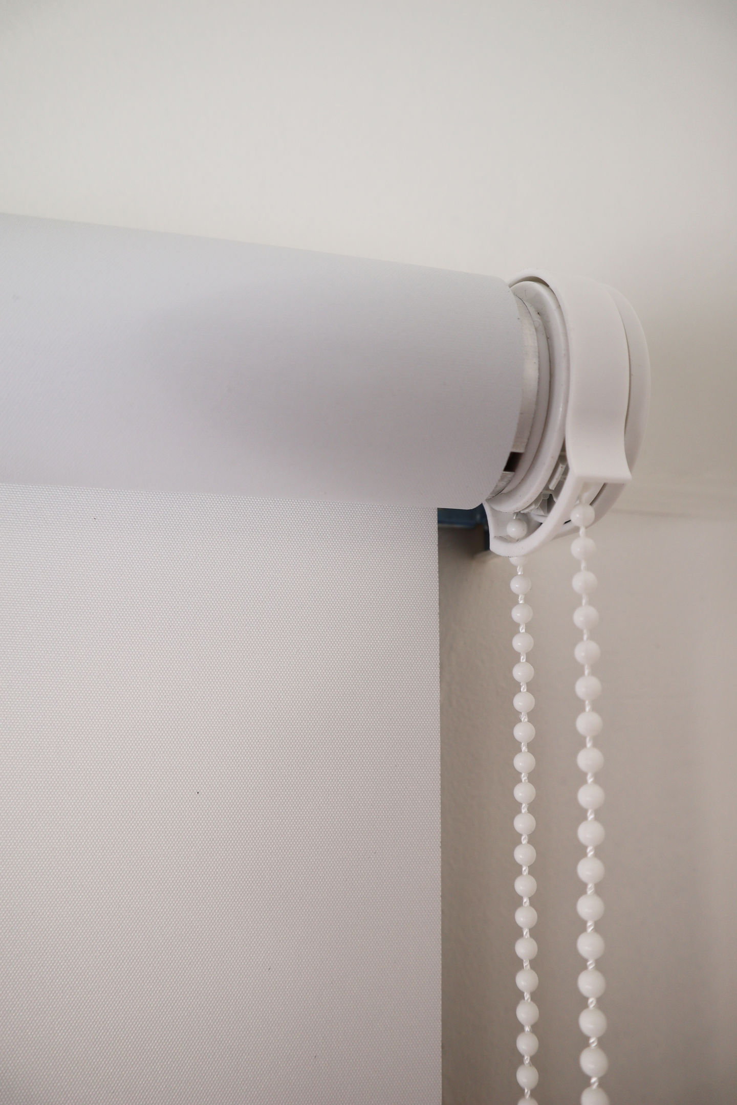 Ihanin pimentävä rullaverho XL valkoinen 200x250cm