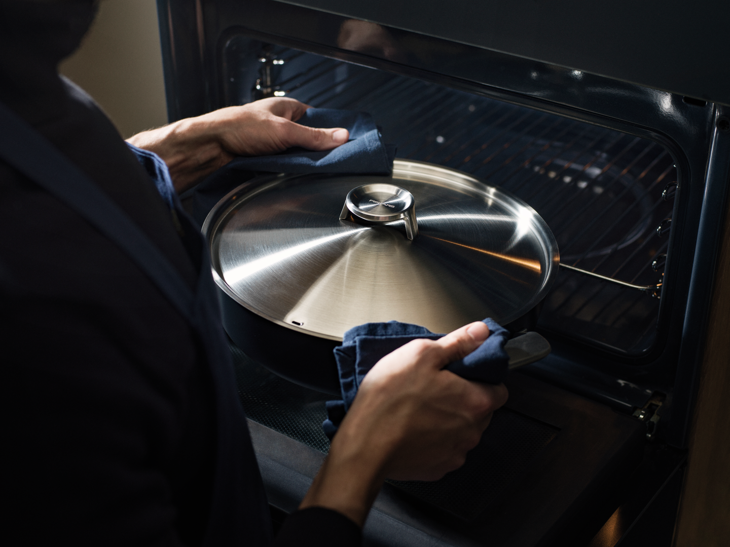 Fiskars Taiten paistovuoka 28cm