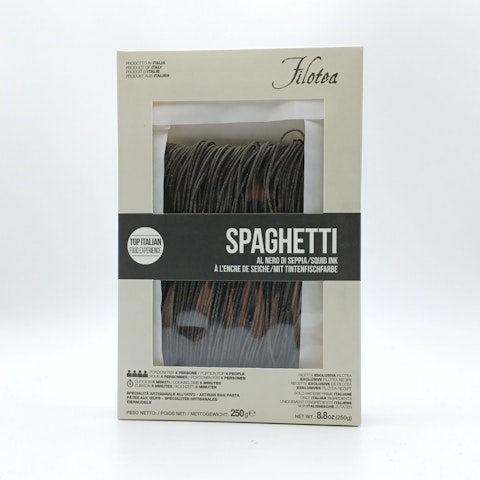 Spaghetti Chitarra mustekalan musteella 250 g