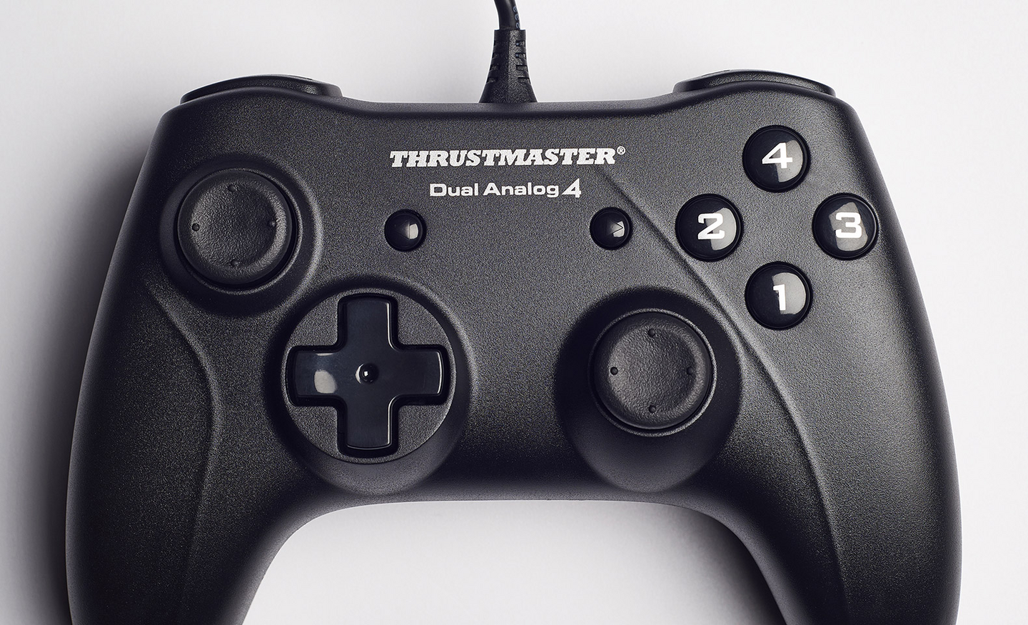 Thrustmaster Dual Analog 4 -PC-peliohjain
