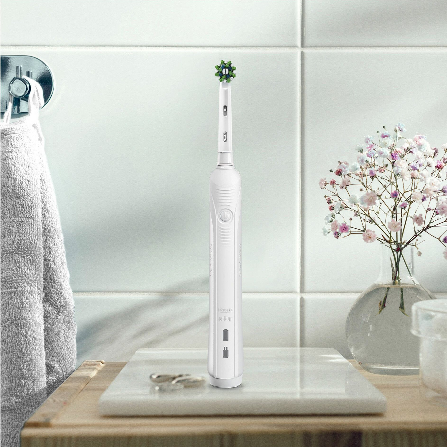 Oral-B Pro 1 750 -sähköhammasharja, valkoinen