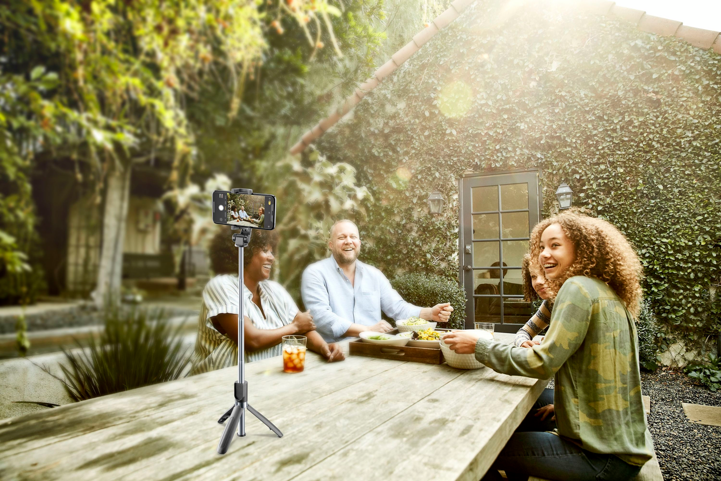 Cellularline Freedom -selfietikku