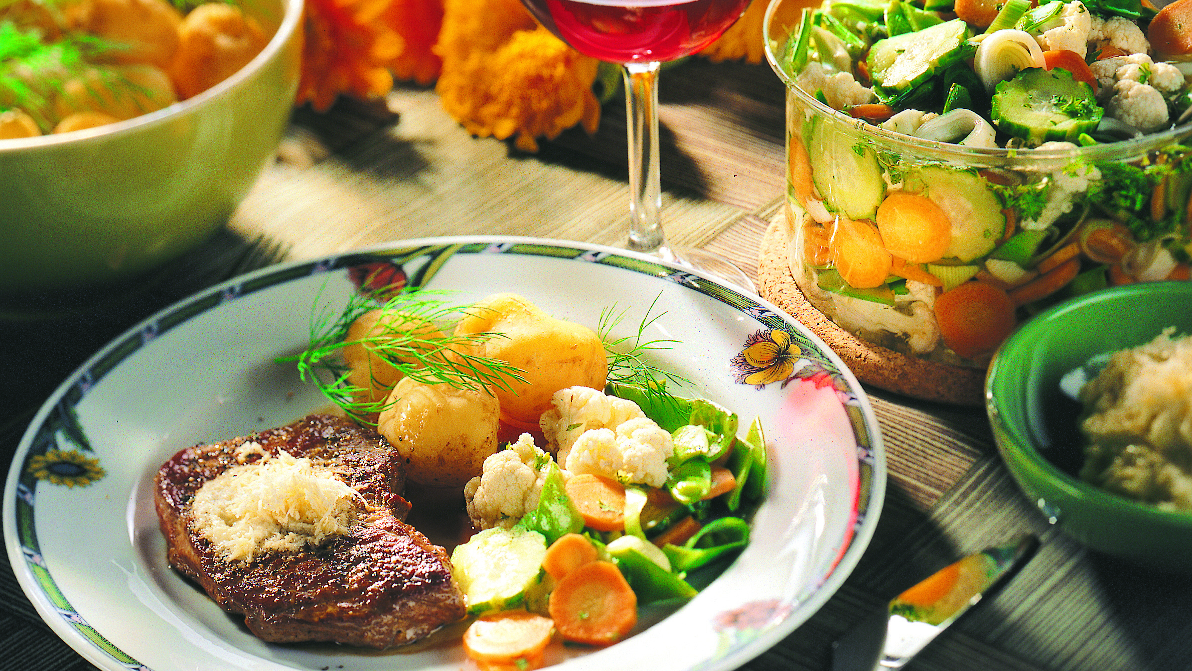 Etikkamarinoidut kesäkasvikset