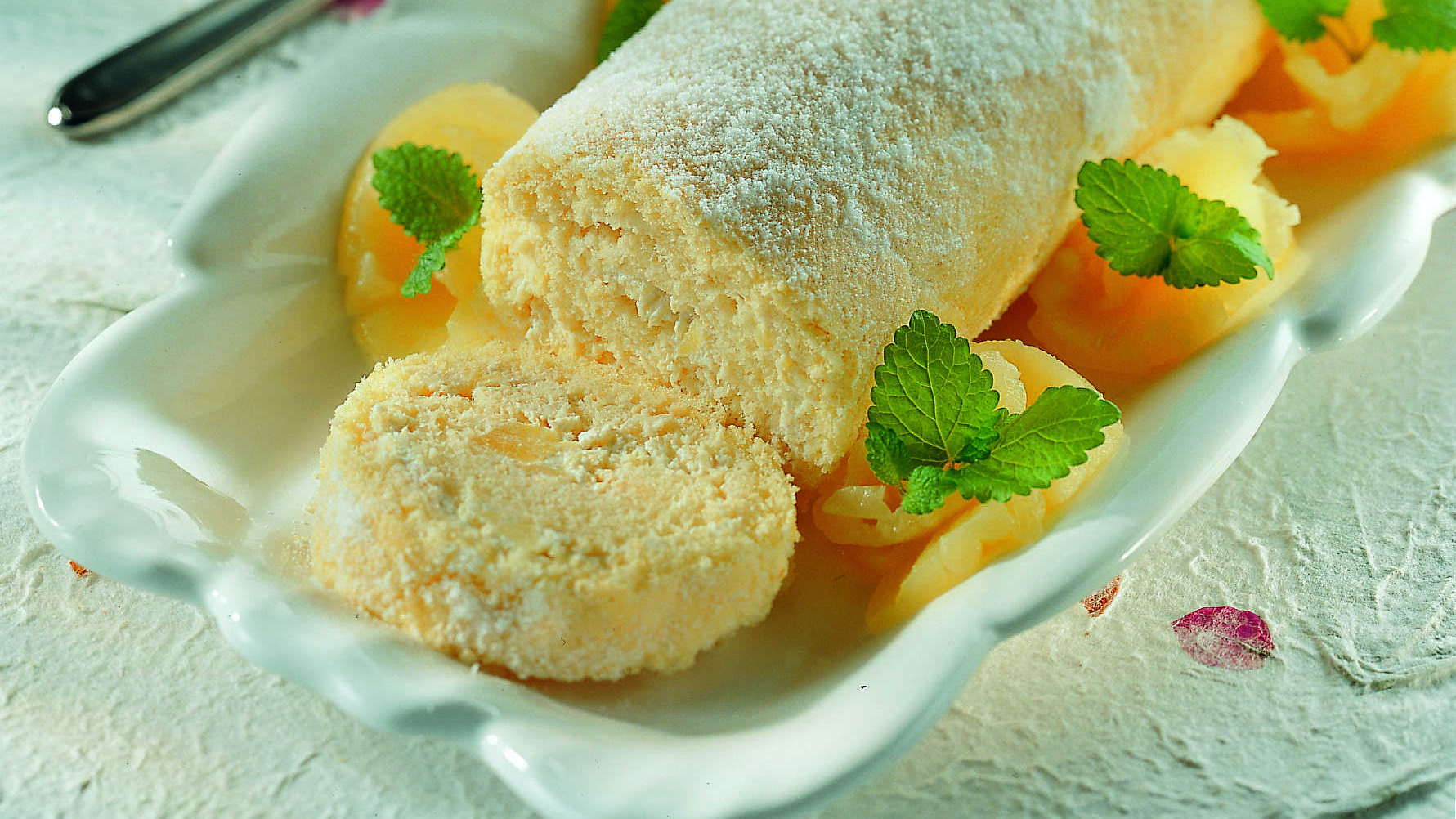 Keijukaisten ananaskääretorttu