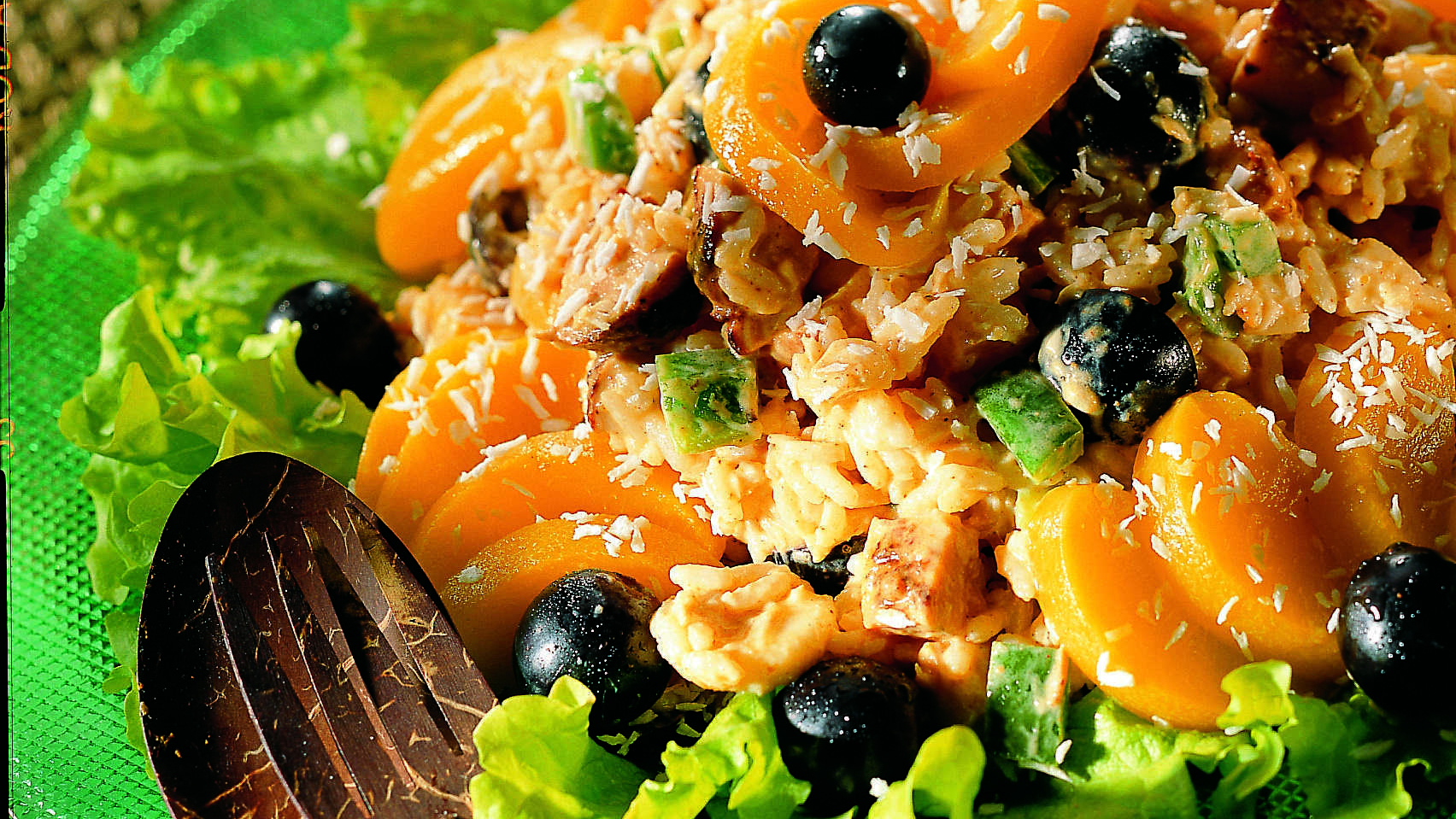 Eksoottinen broilerisalaatti