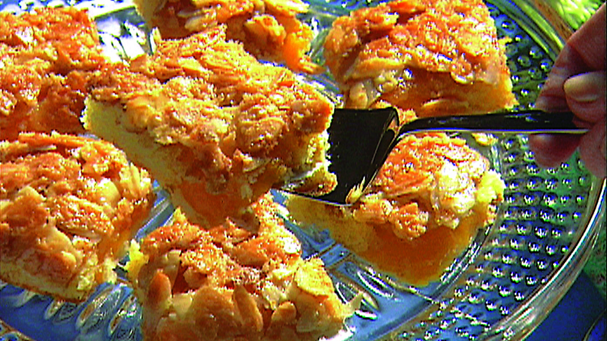 Aprikoosi-toscapiirakka