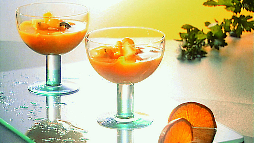 Raikas hedelmäkeitto