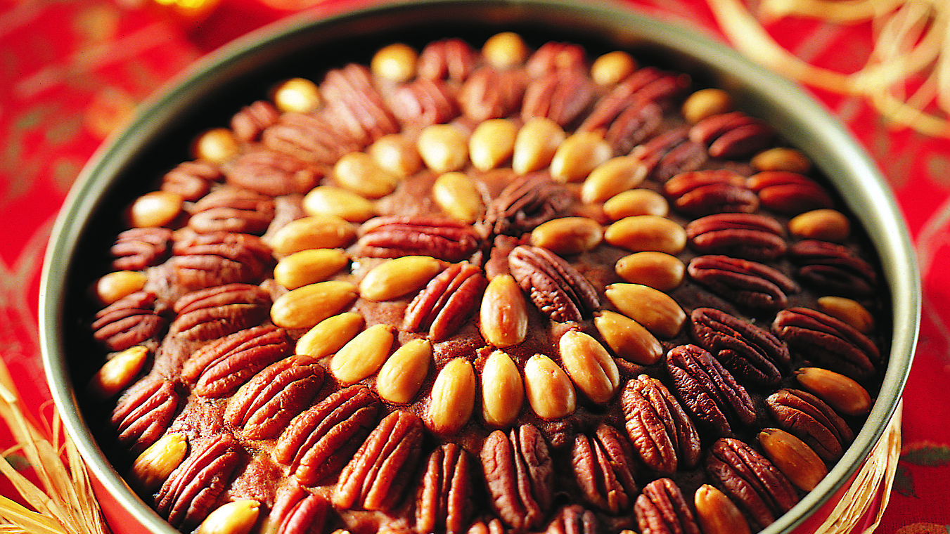 Pähkinä-hedelmäkakku