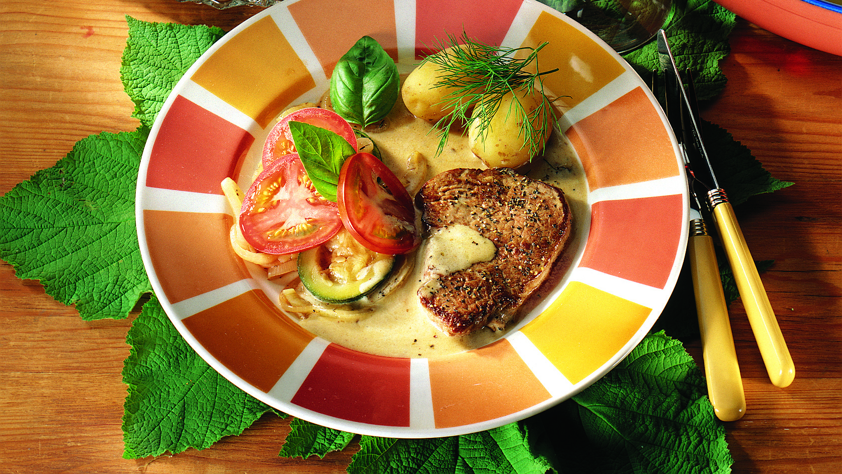 Valko-sinihomejuustopihvit