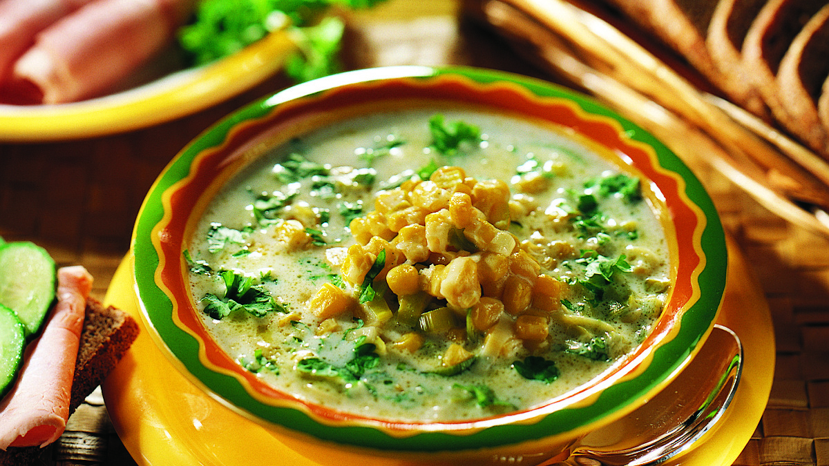 Kermainen maissi-purjokeitto