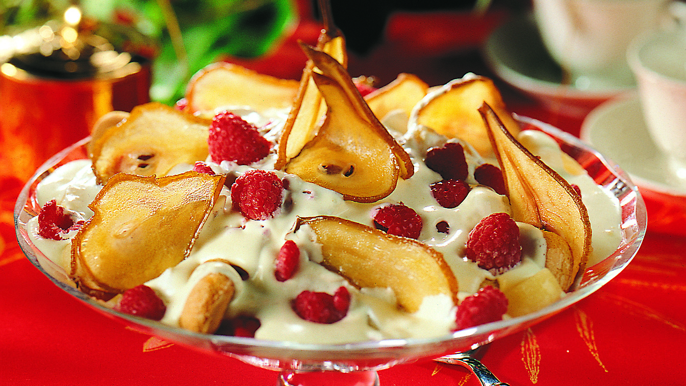 Päärynä-vadelmatrifle