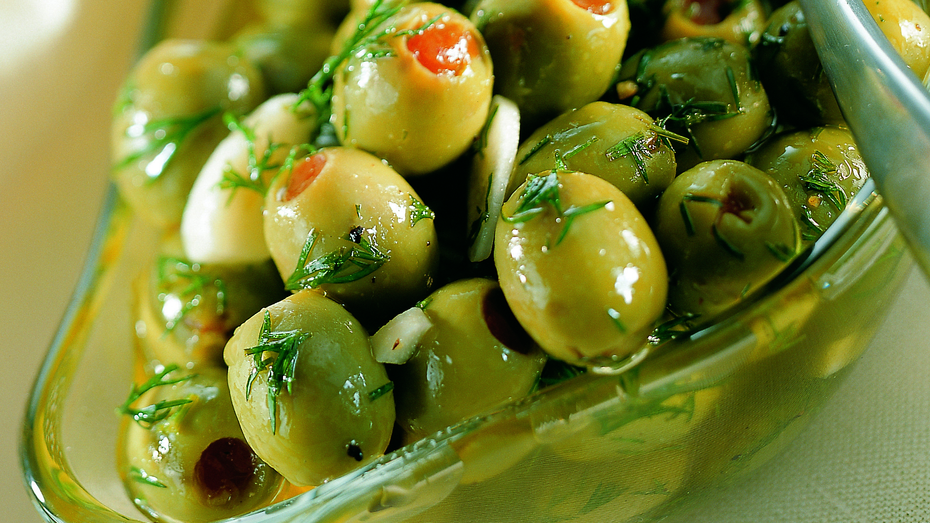 Sitruuna-tillimarinoidut oliivit