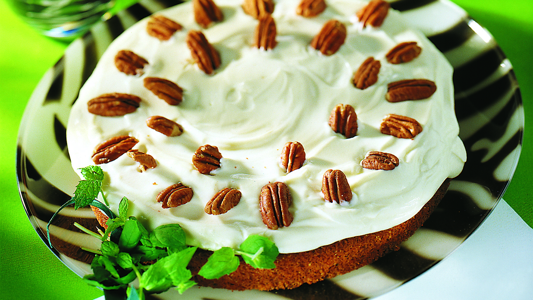 Minttuinen porkkanakakku