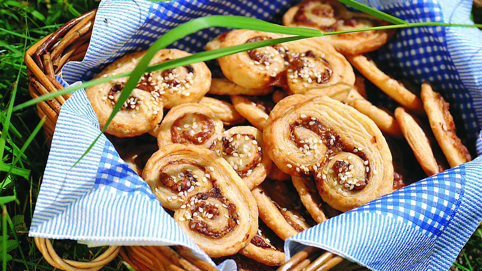 Juusto-chilikanapeet