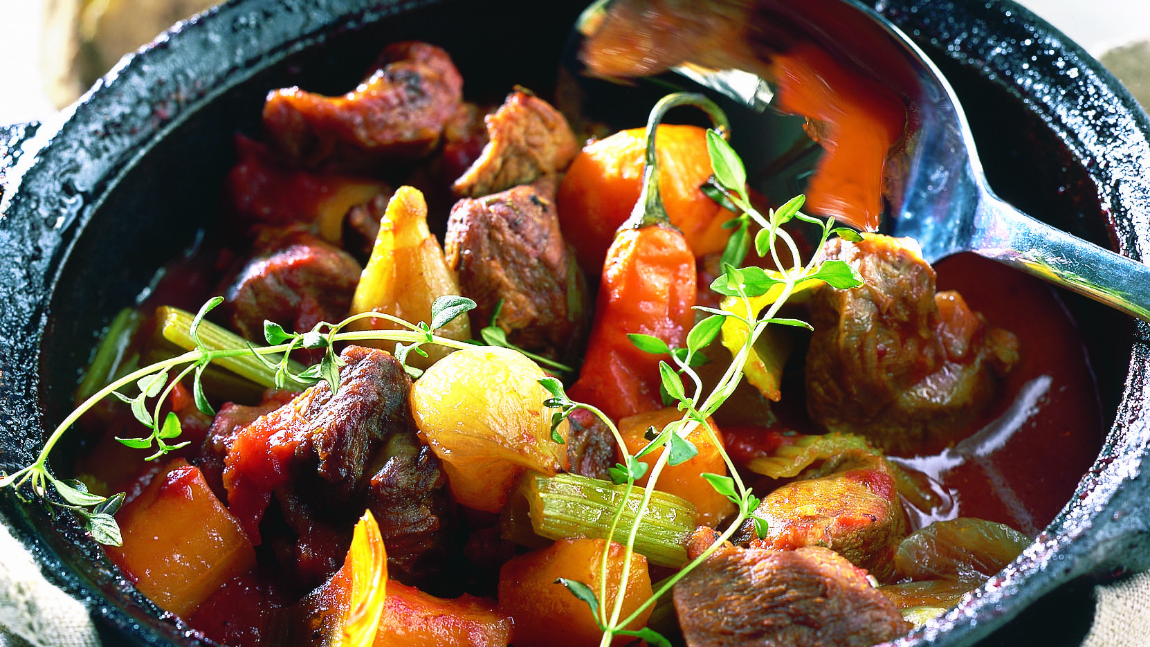 Hunajainen yrttilammaspata