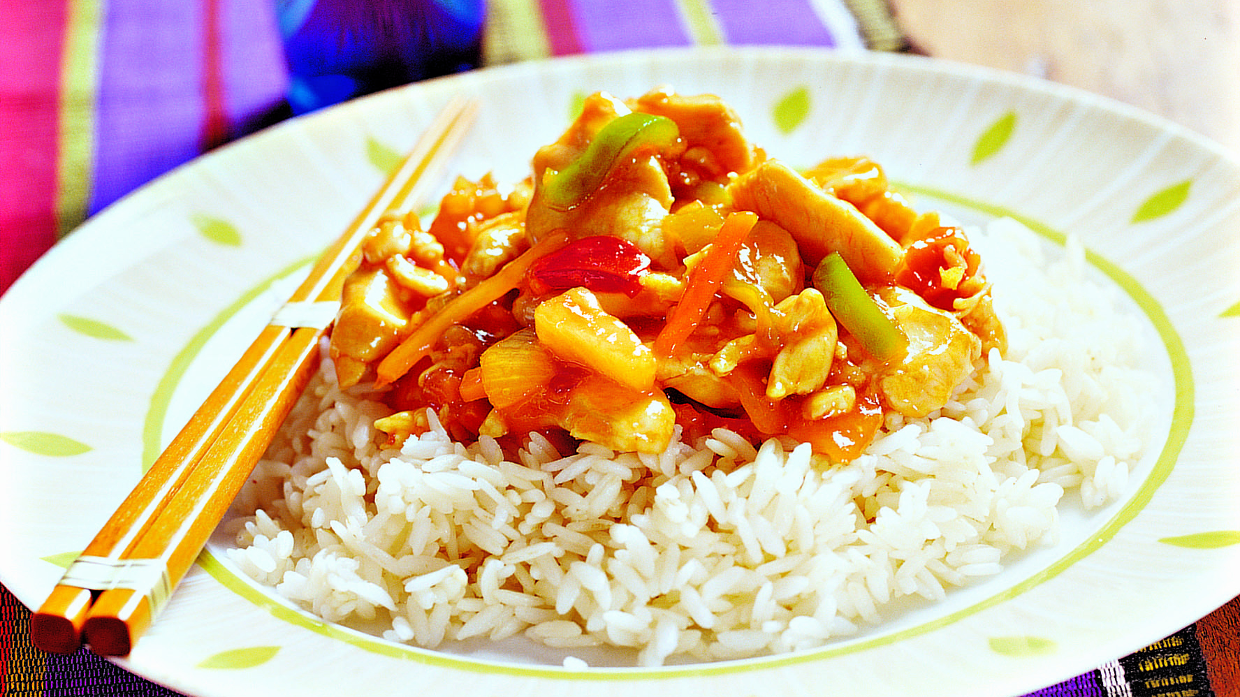 Broileria sweet and sour -kastikkeessa