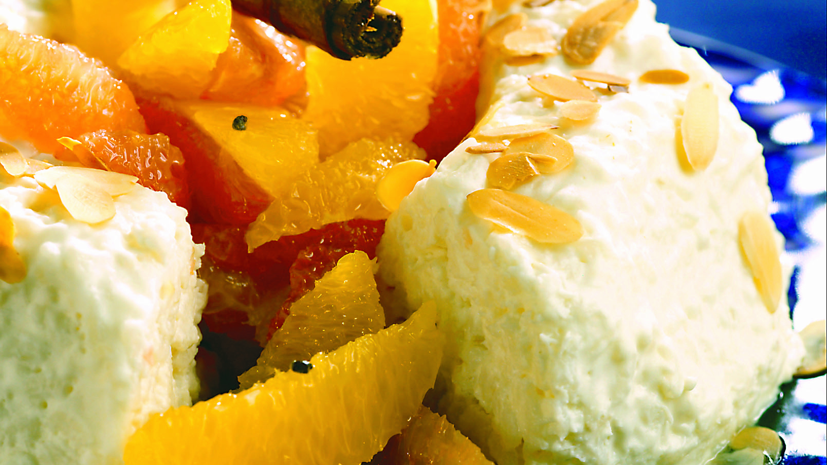 Kookosriisi ja marinoidut appelsiinit