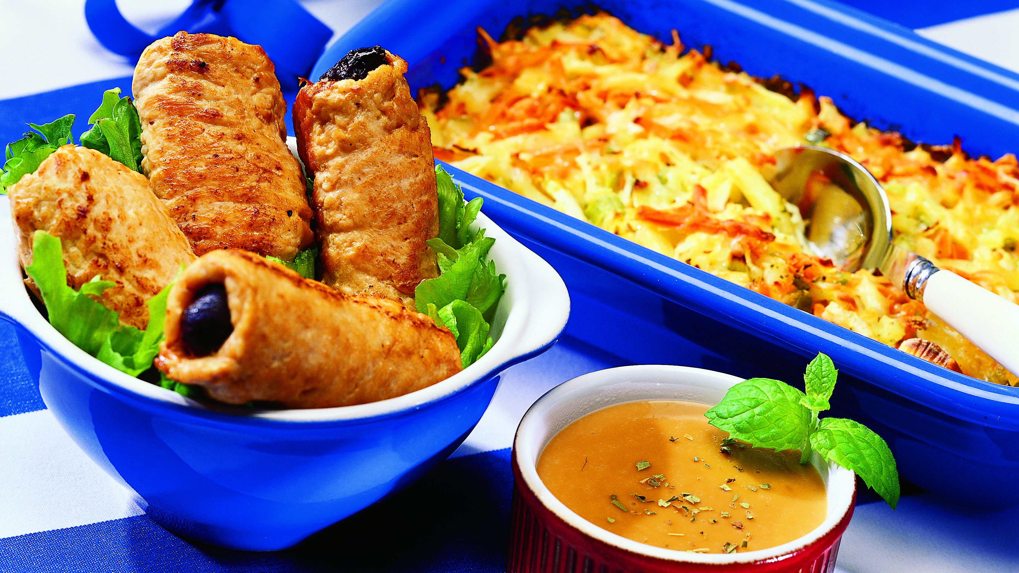 Luumutäytteiset kalkkunarullat