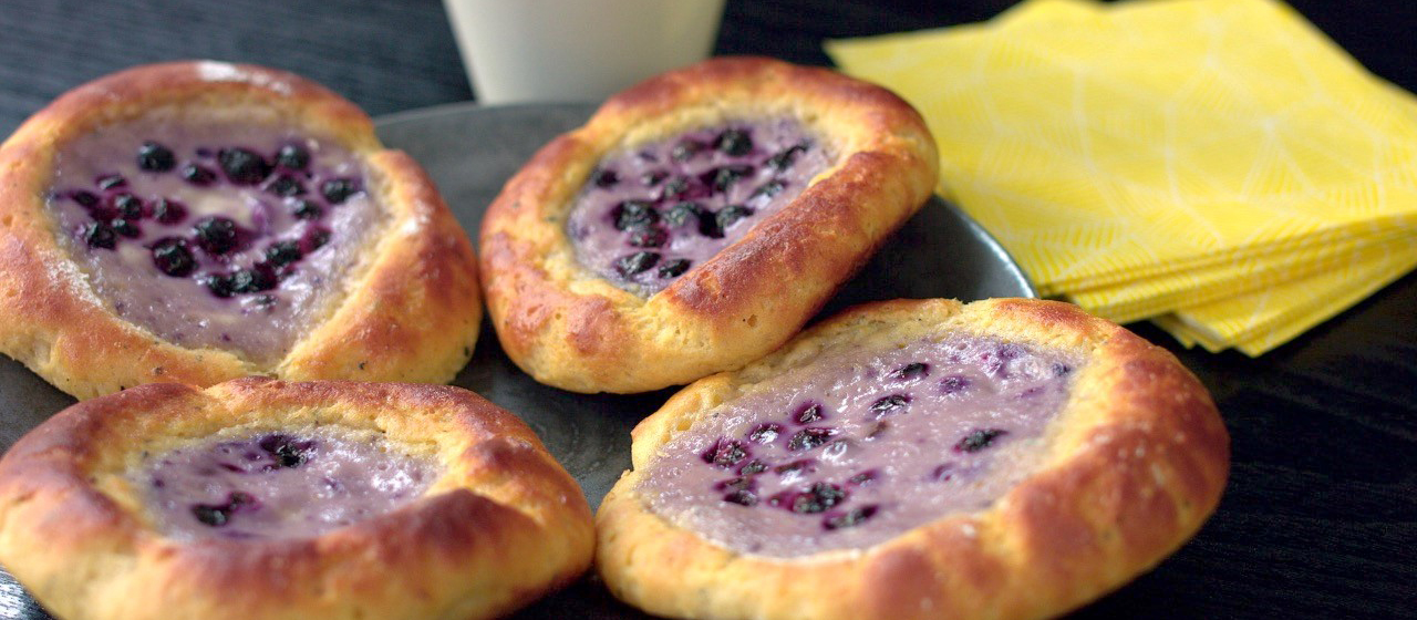 Gluteenittomat mustikka-mascarponepullat