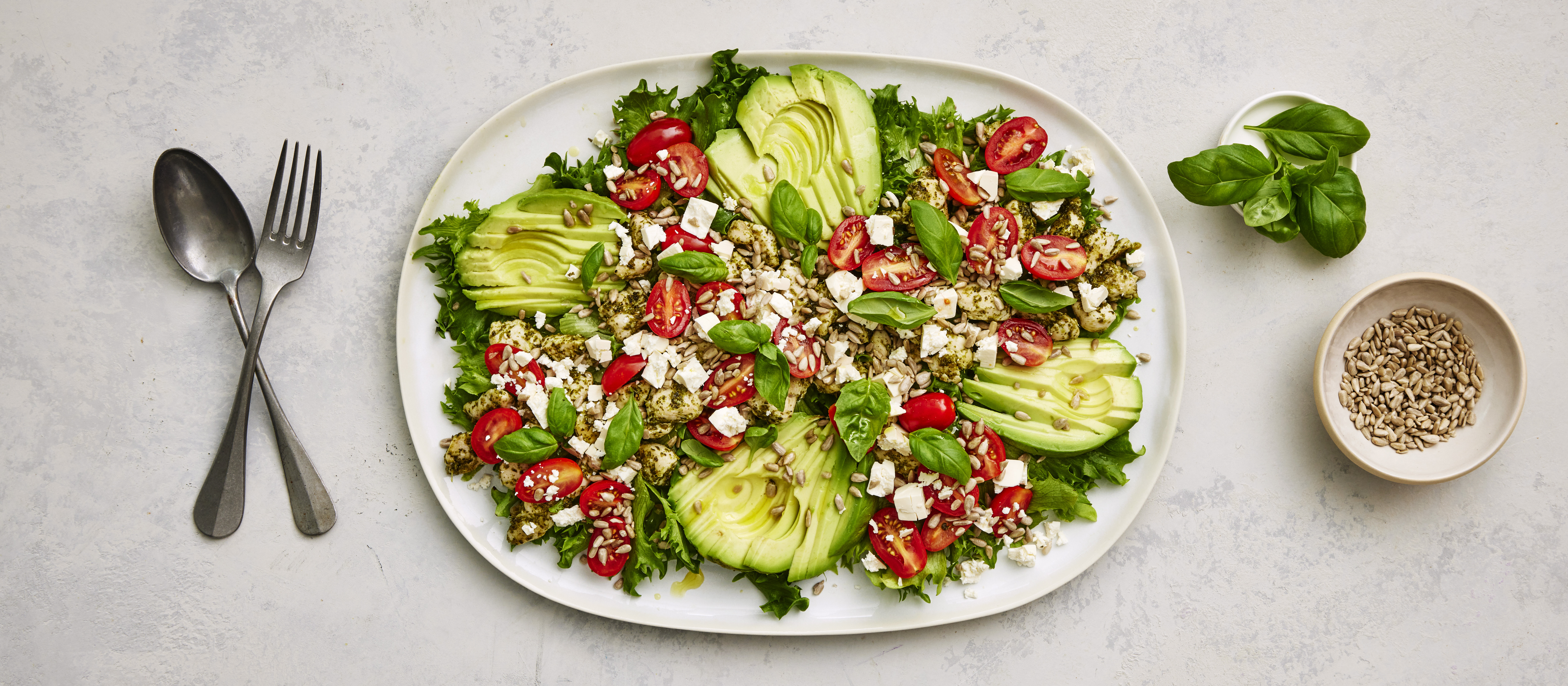 Kana-avokadosalaatti