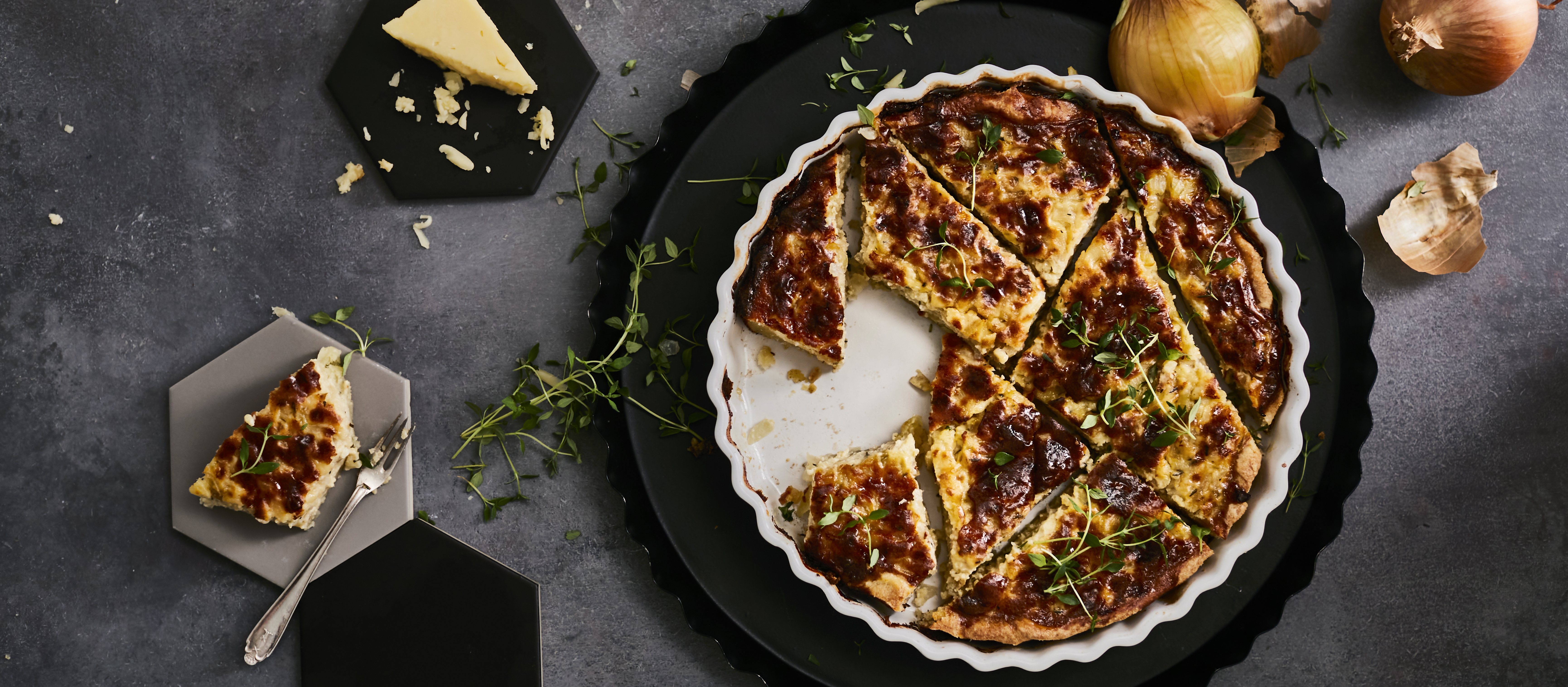 Cheddar-sipulipiirakka