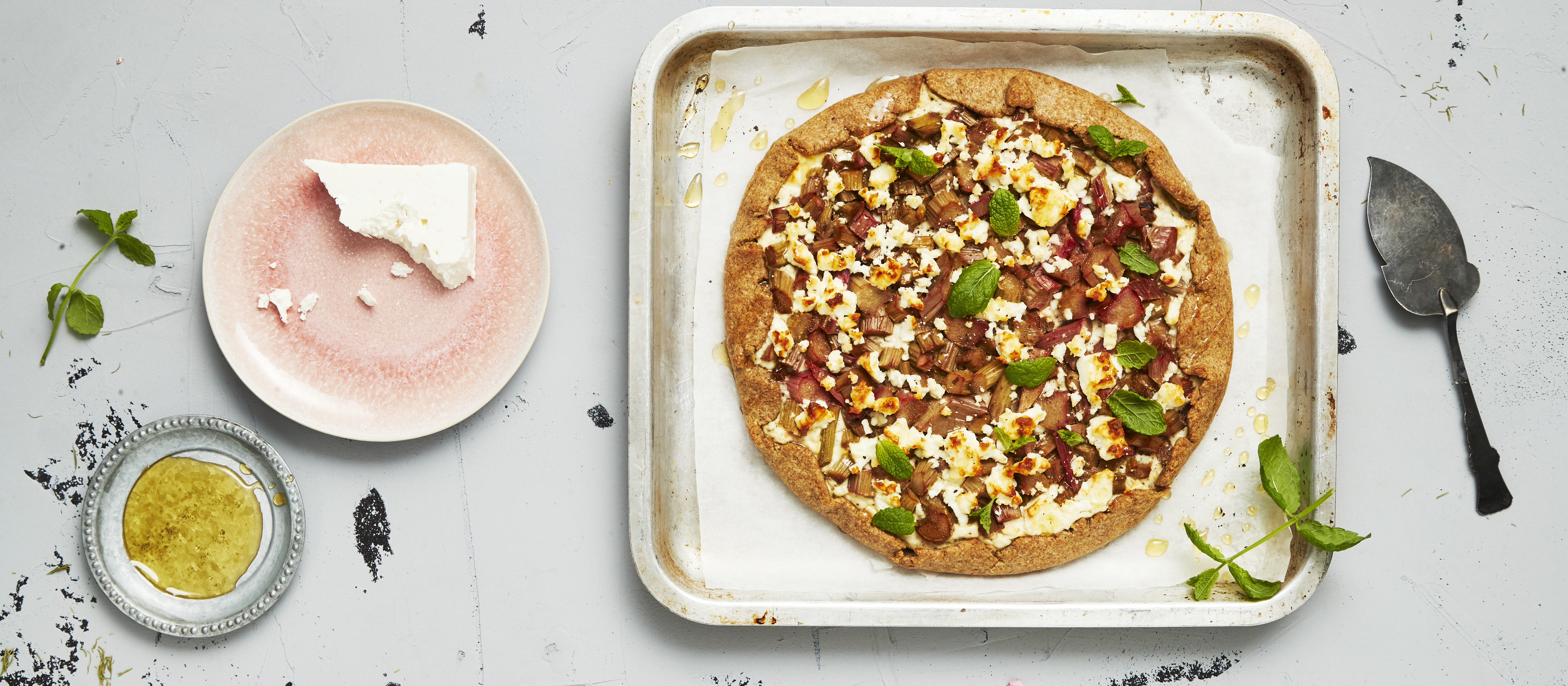 Feta-raparperipiirakka