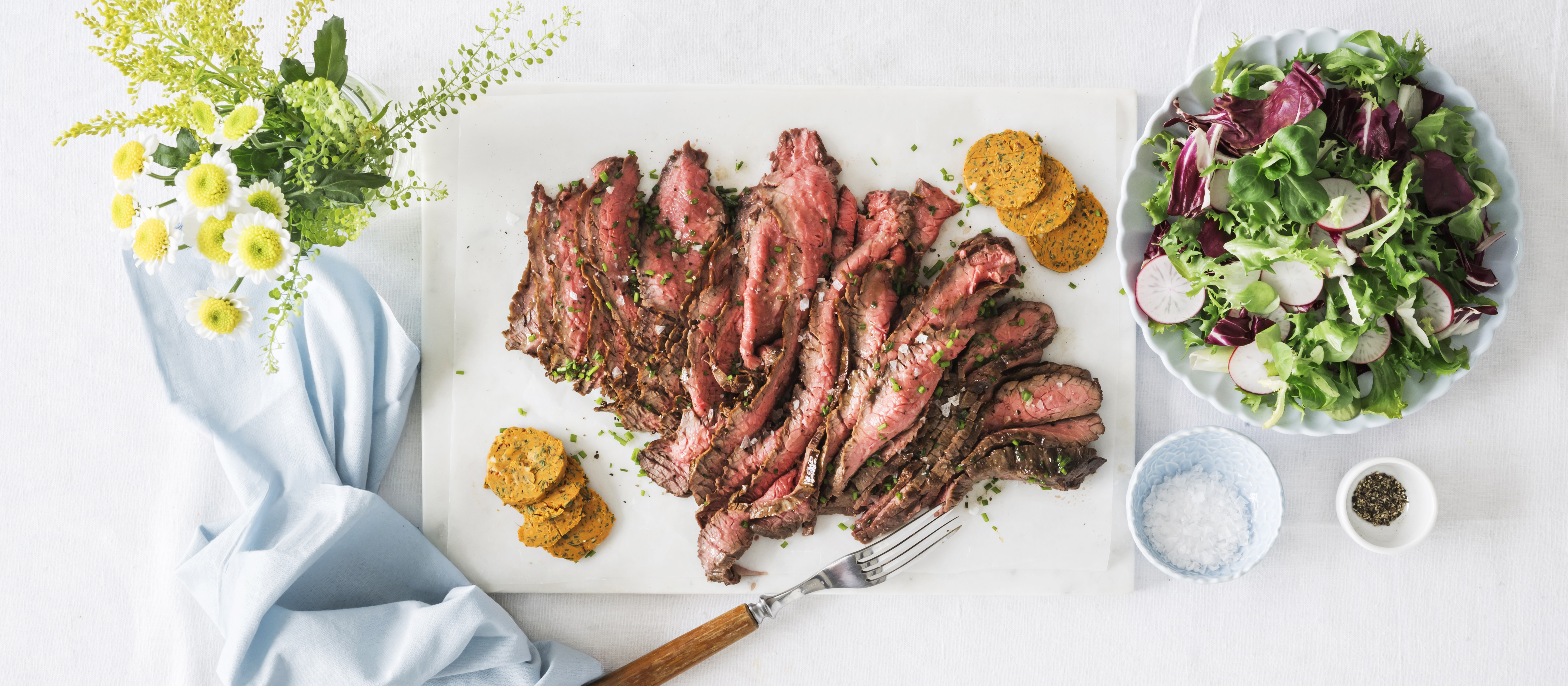 Flank steak grillissä
