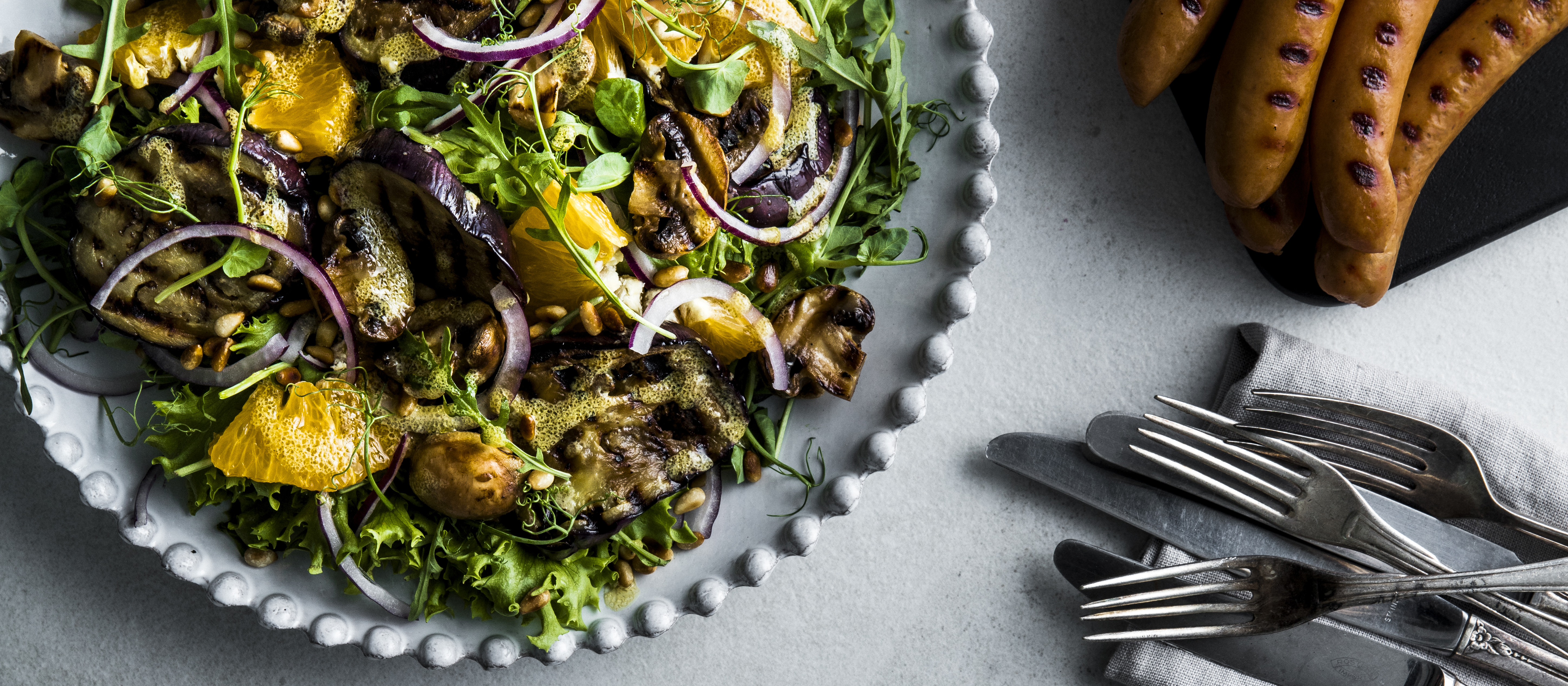 Grillattu munakoisosalaatti