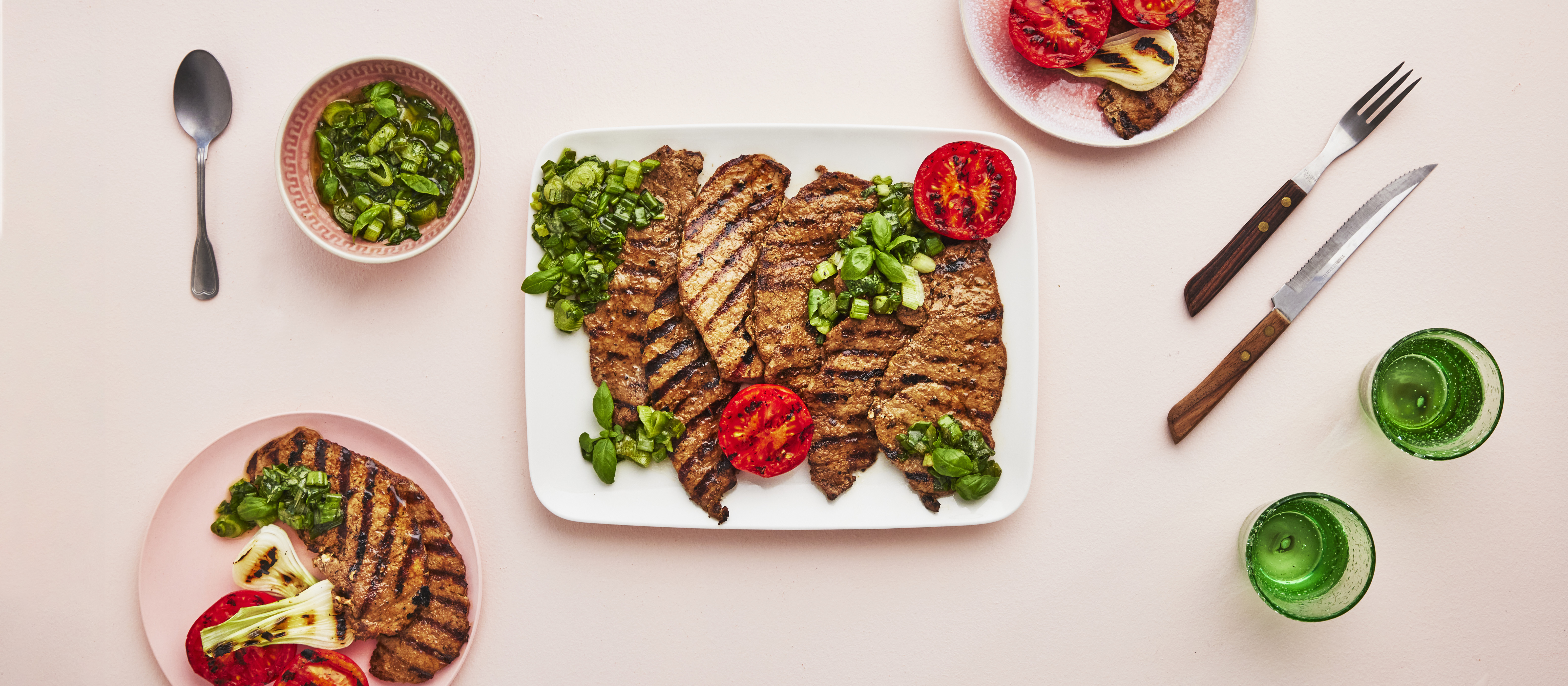 Grillattu possu ja nippusipulisalsa