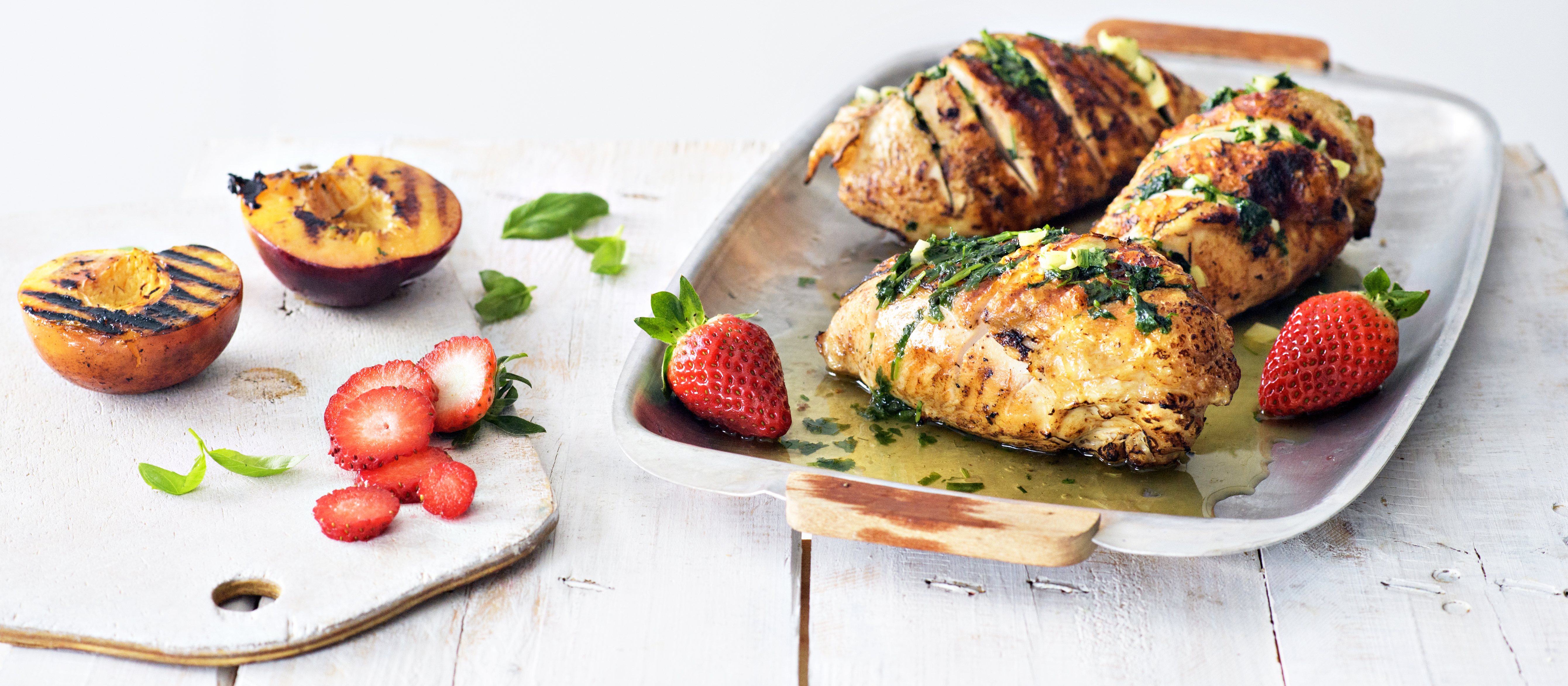 Broilerin rintaleikkeet ja ruskistettu maustevoi