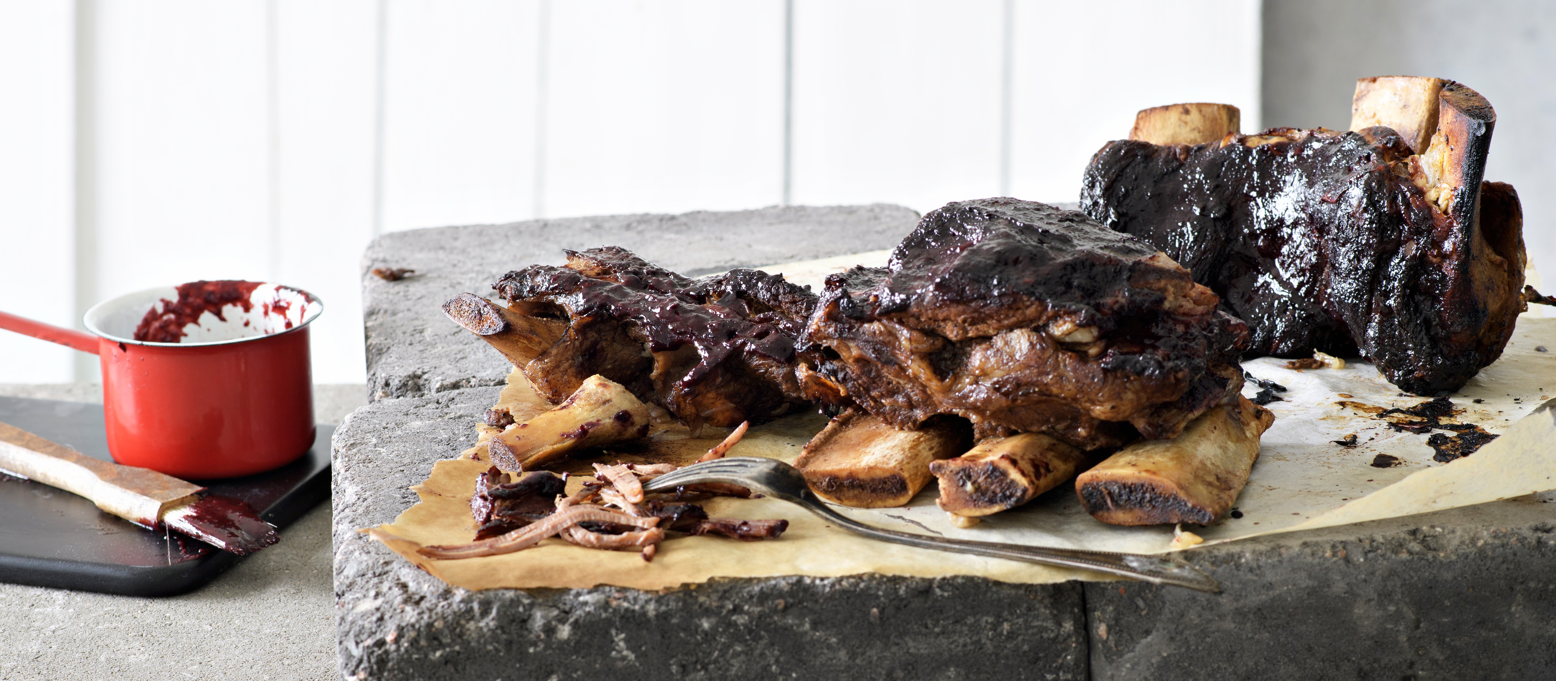 Ribsit ja kirsikkainen BBQ-kastike