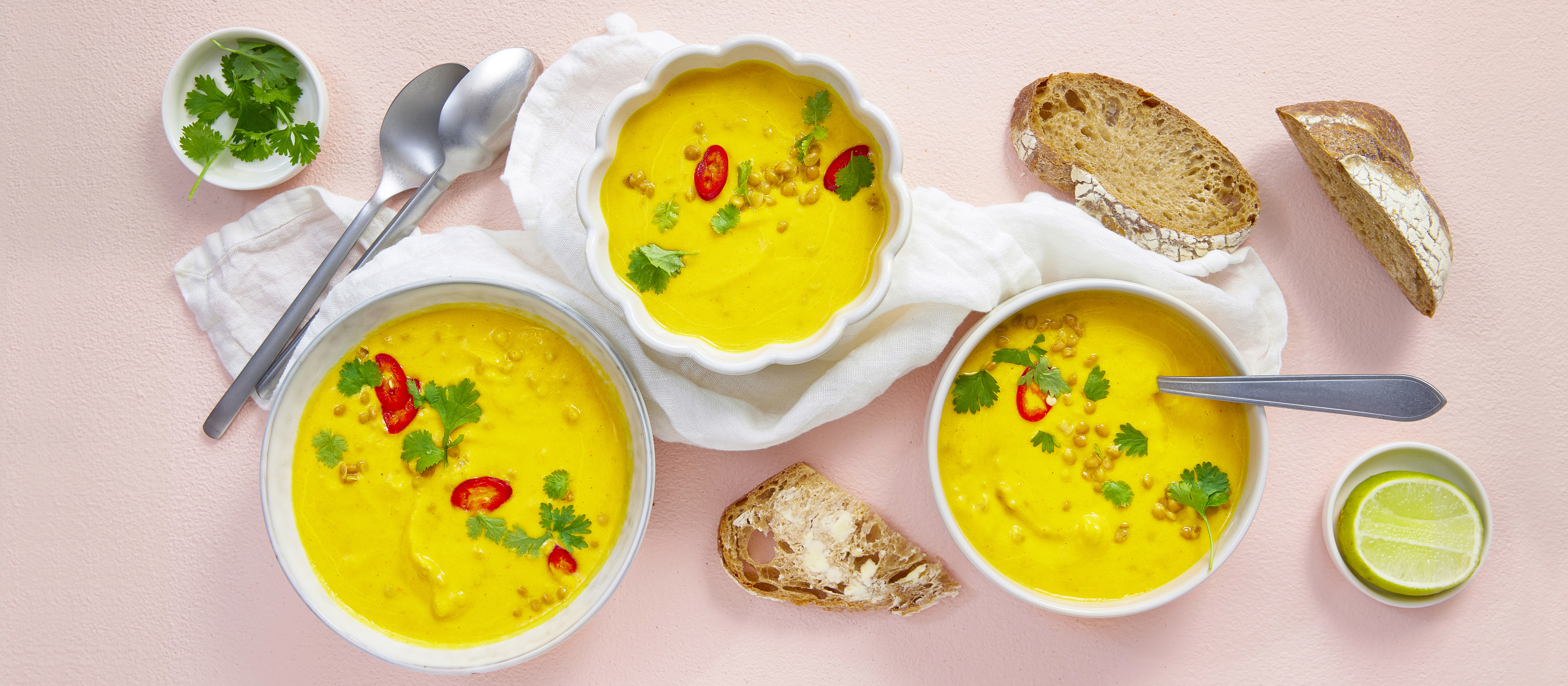 Maapähkinävoi-porkkanakeitto