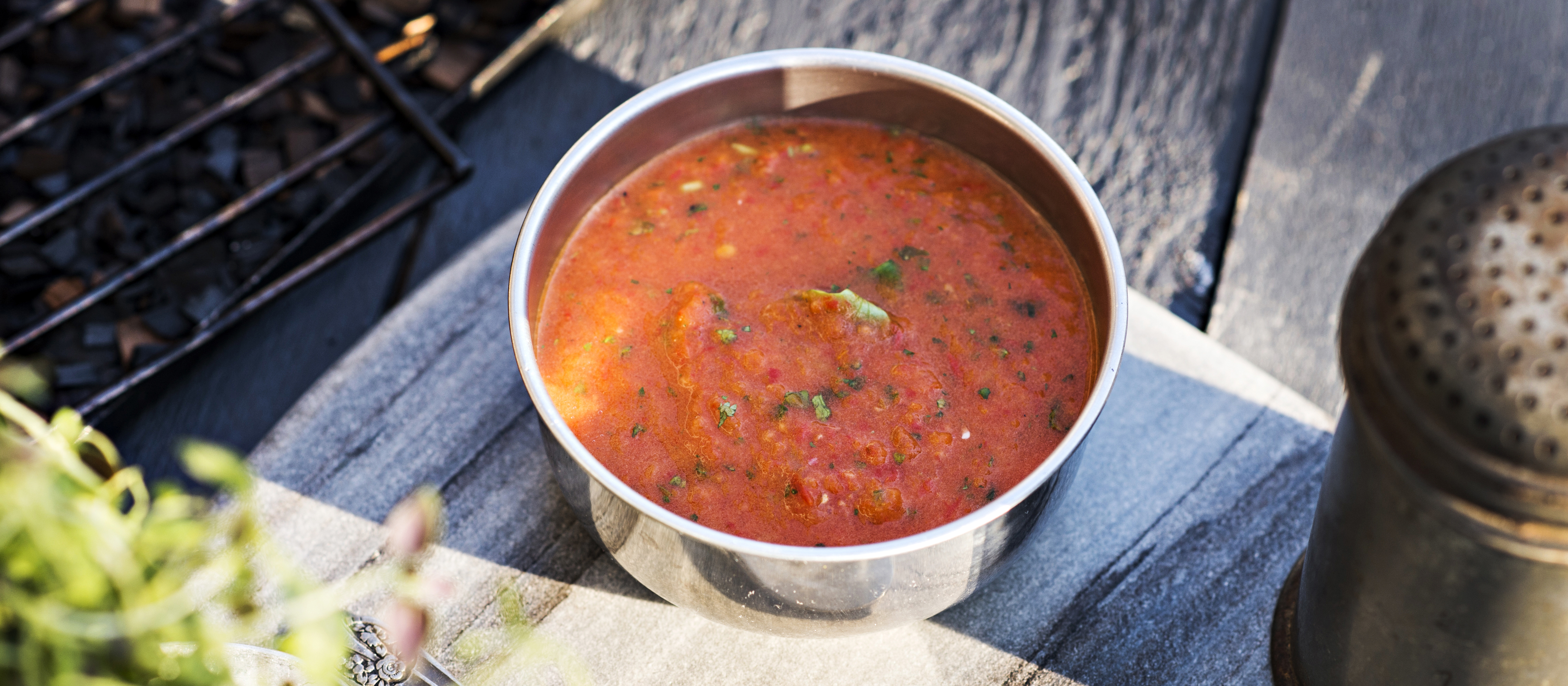 Savuinen tomaattikastike