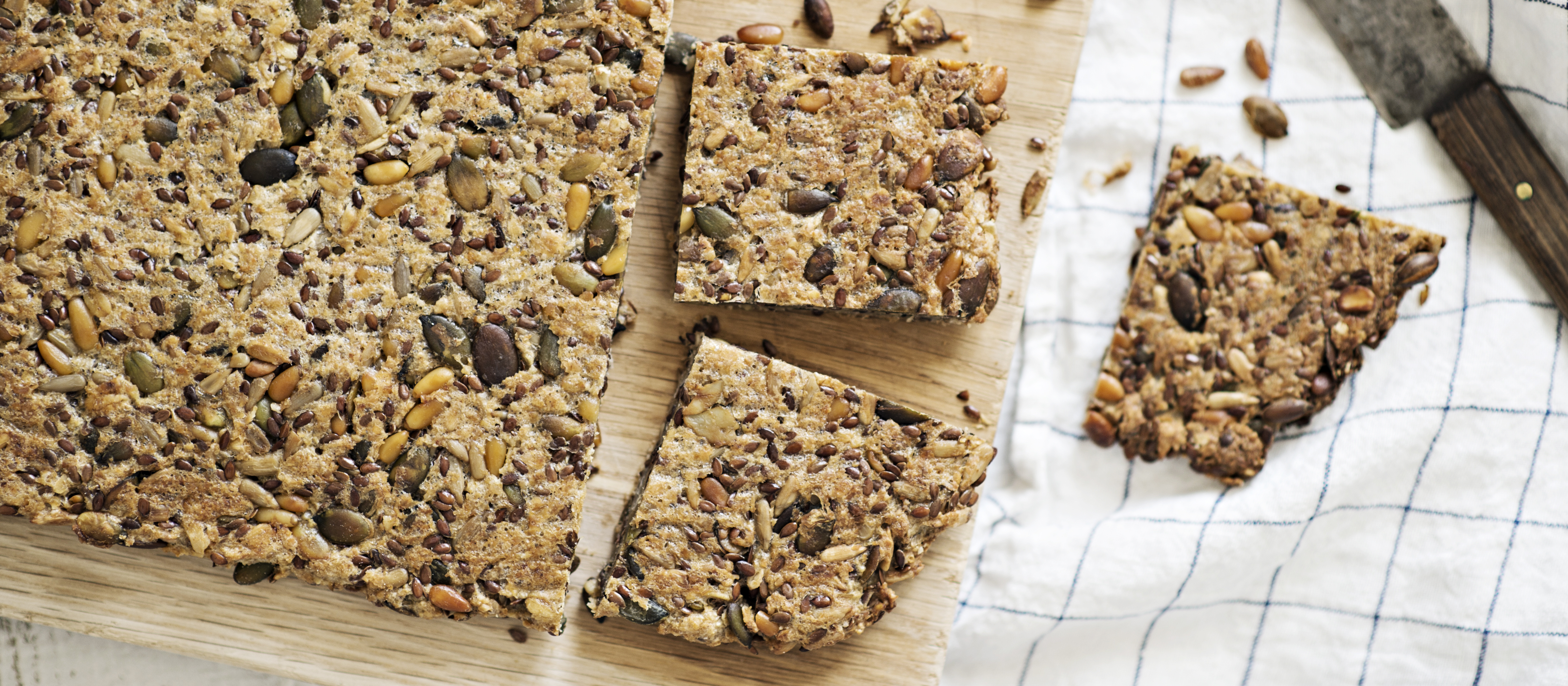 Gluteeniton siemenleipä