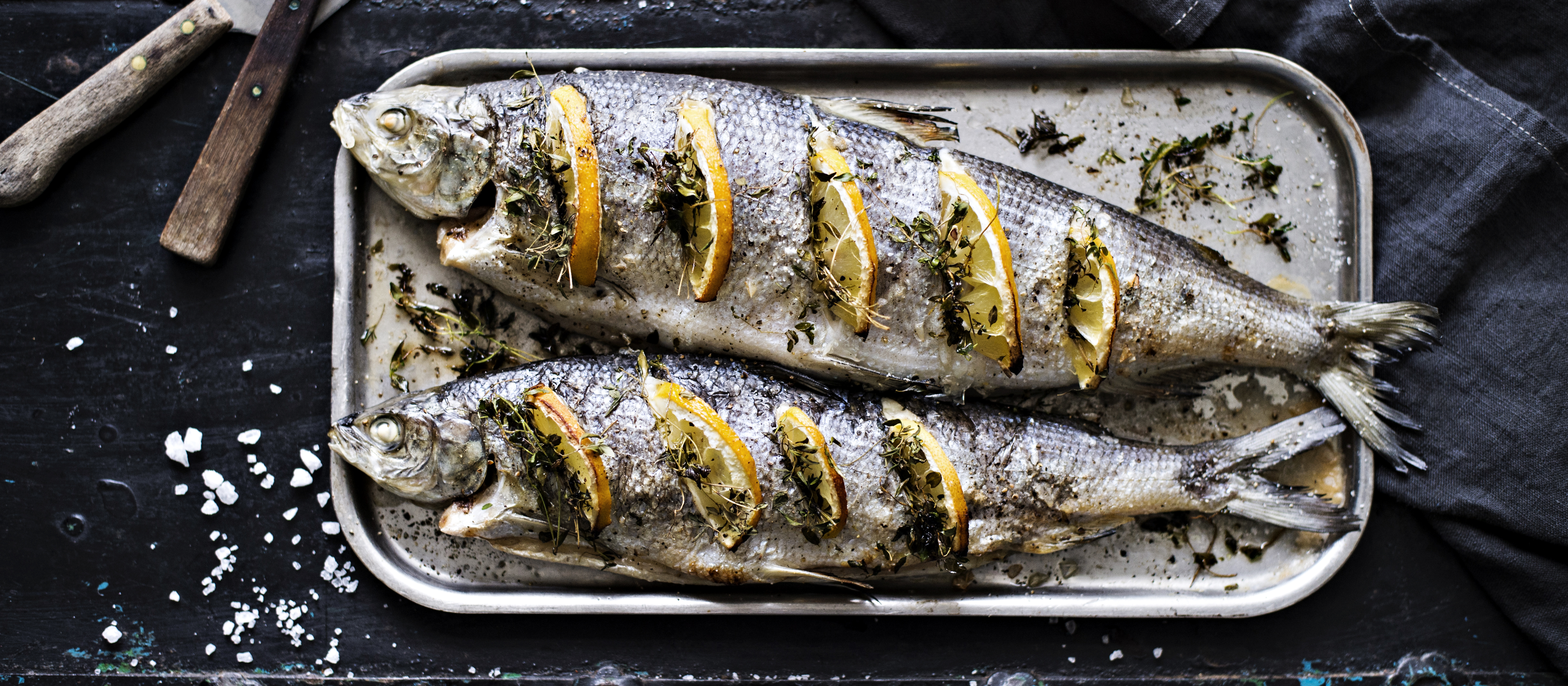 Kokonainen siika uunissa