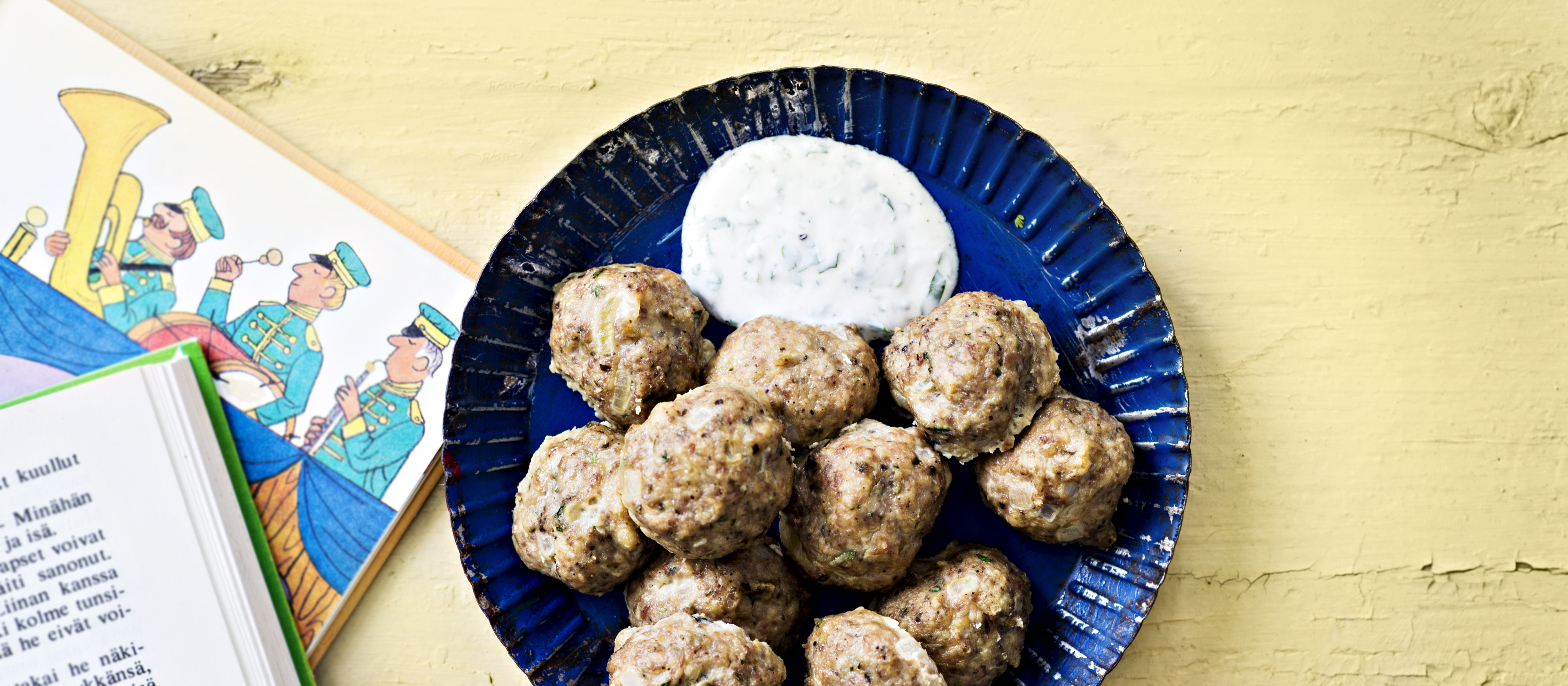 Broileripyörykät ja minttukastike