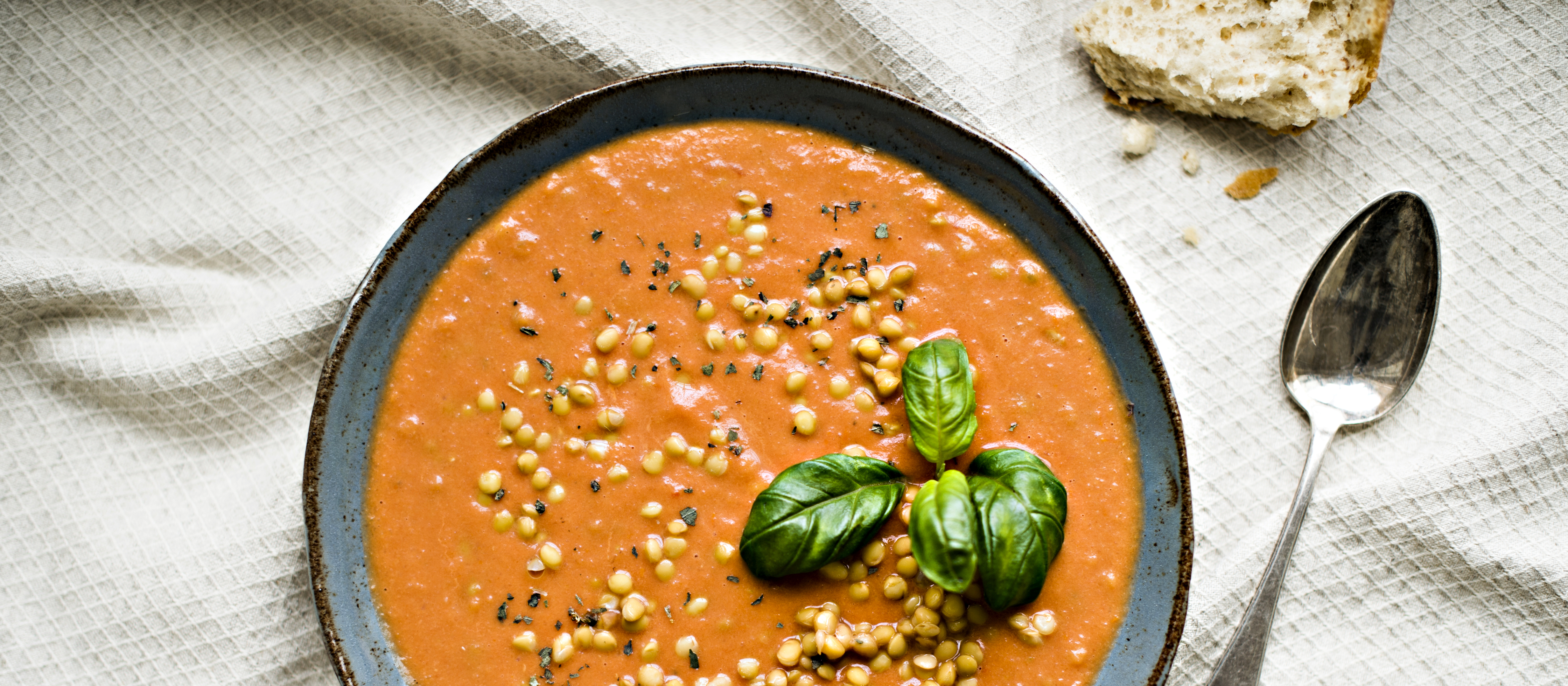 Tomaatti-linssikeitto