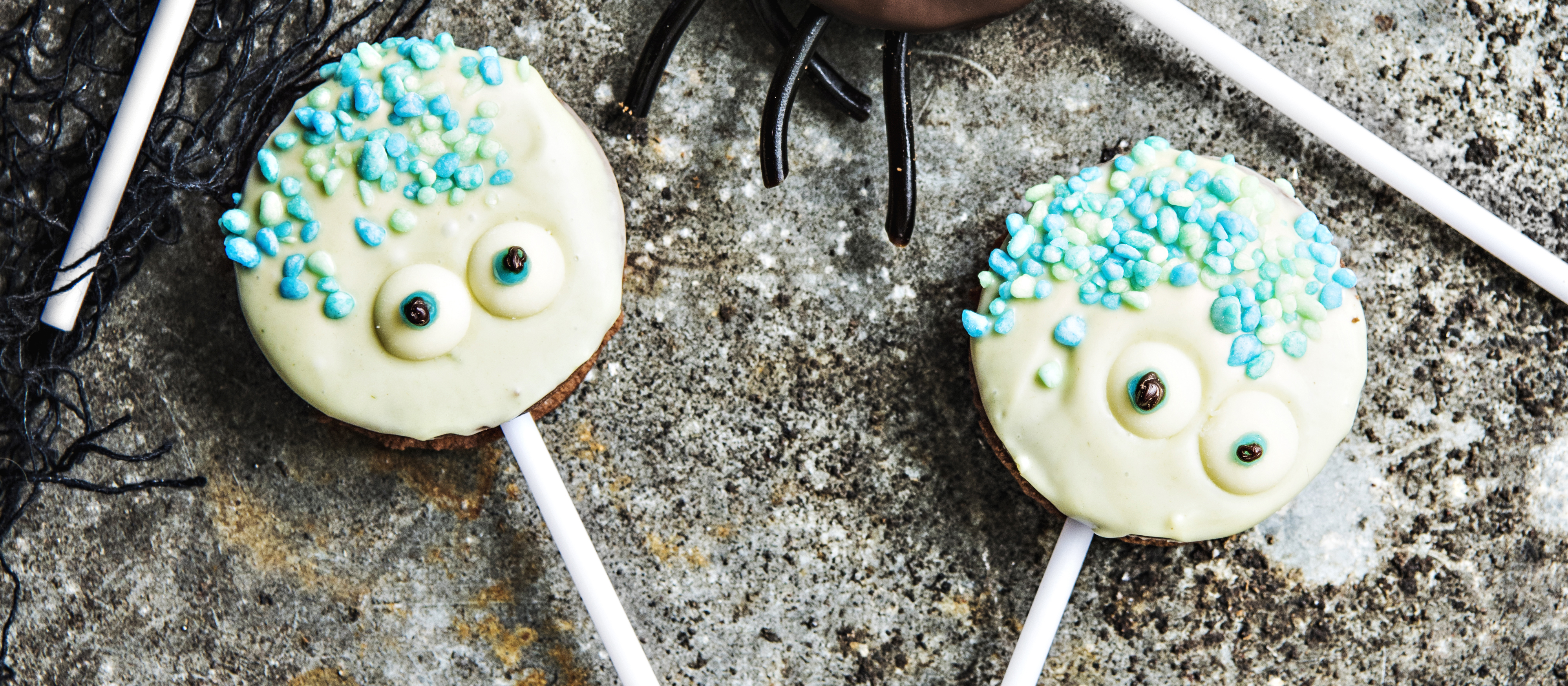 Halloweenin zombi-keksitikkarit