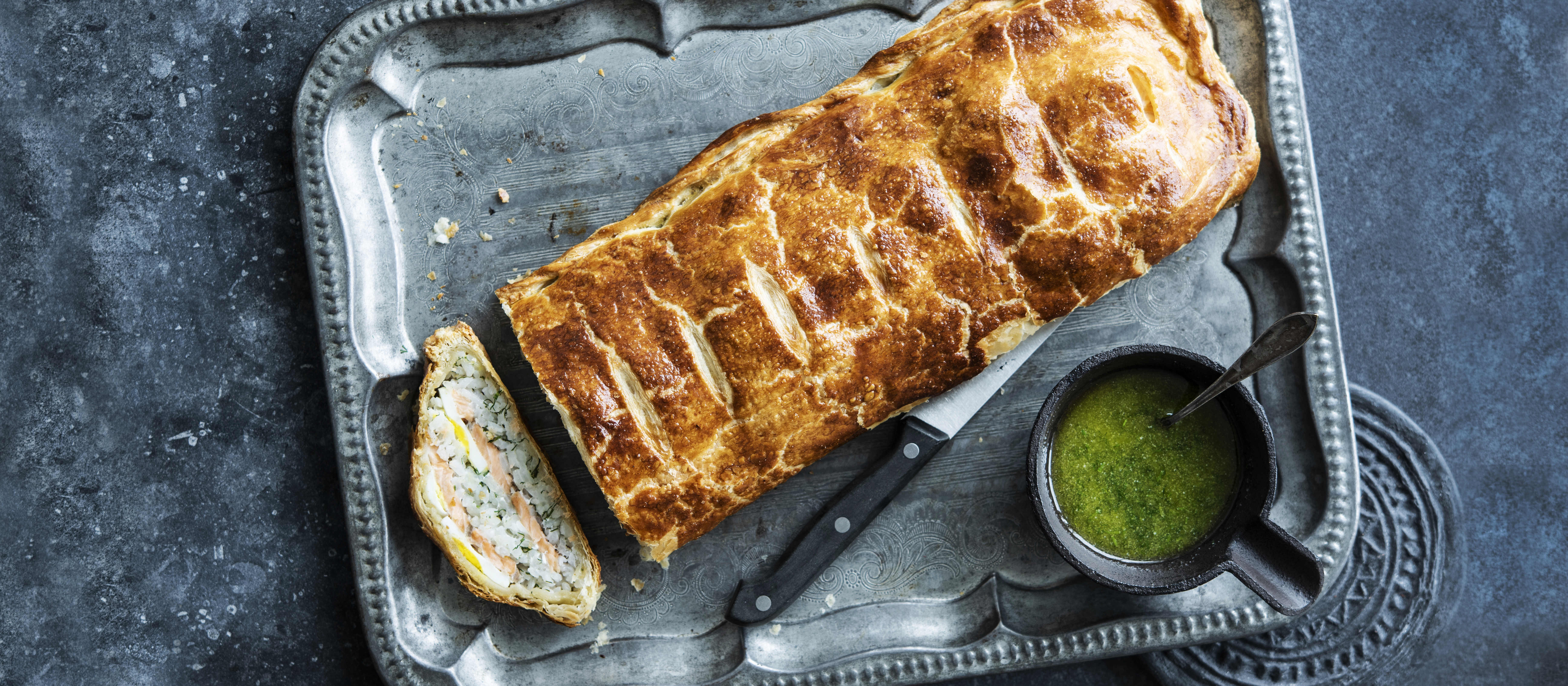 Kulibjaka eli venäläinen lohipiirakka