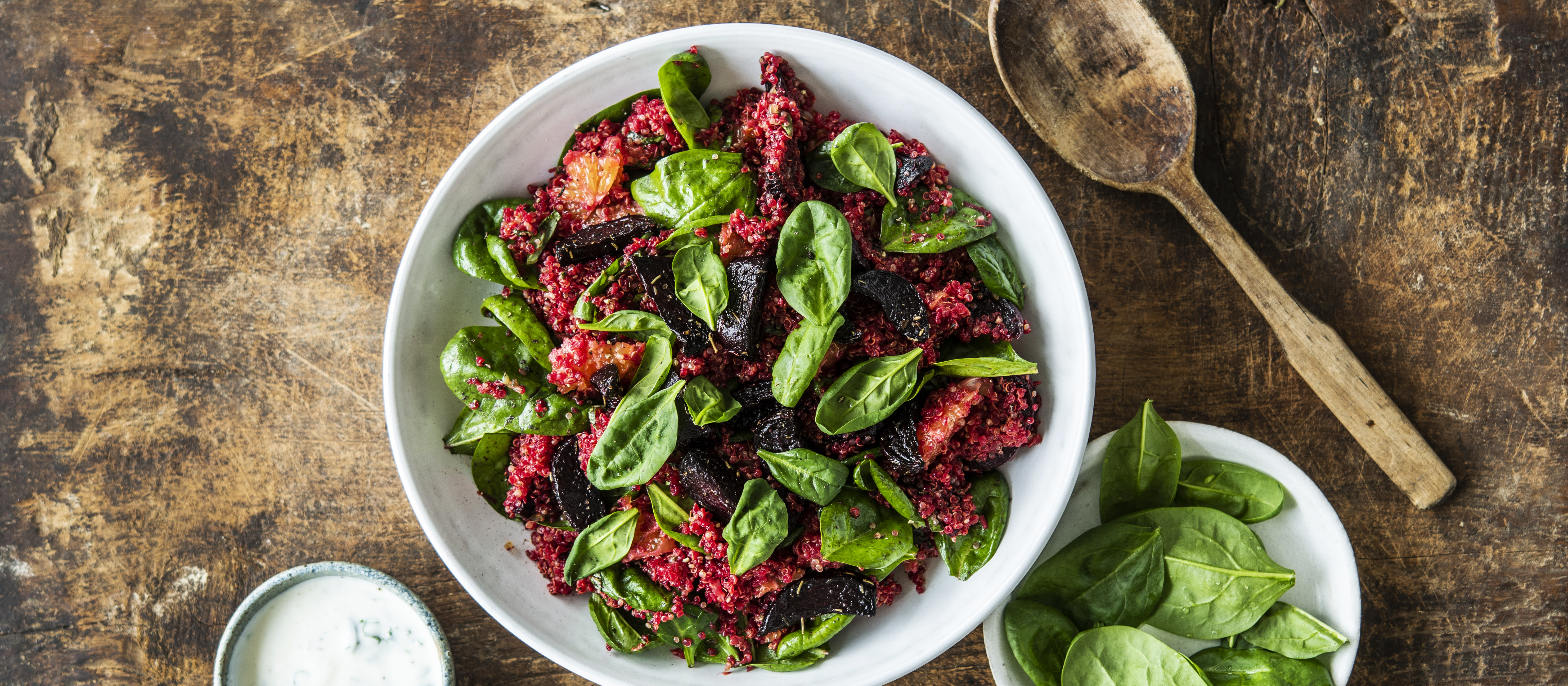 Punajuuri-kvinoasalaatti